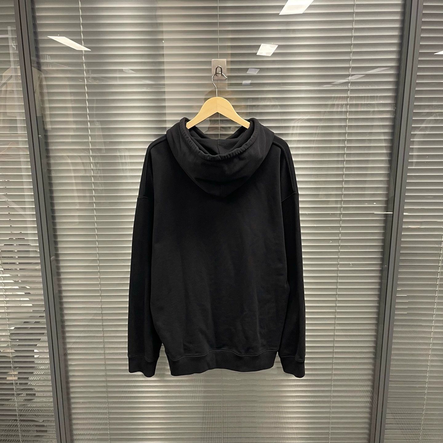 Loewe Loewe leather tag pocket embossed hoodie XL 99 new Size US XL / EU 56 / 4 - 2 Thumbnail