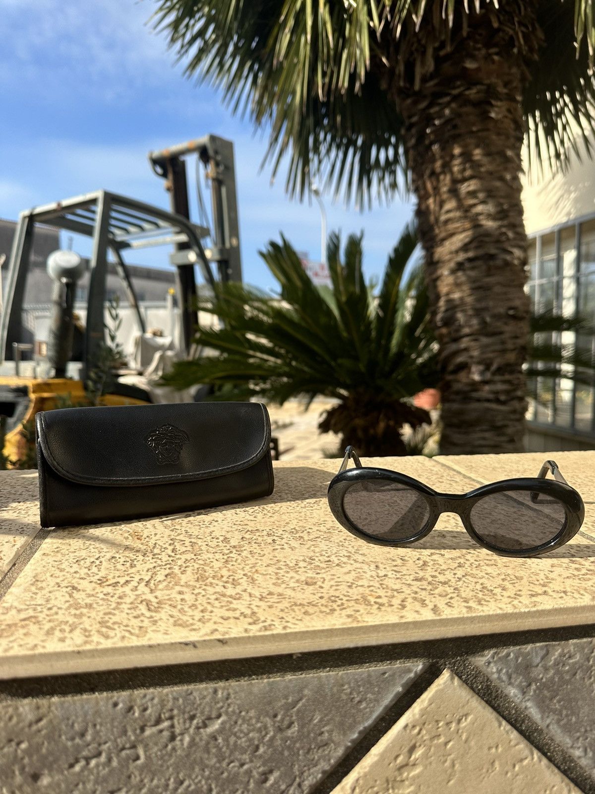Versace Gianni Versace Sunglasses Vintage Grey/Black Medusa mod.402 Size ONE SIZE - 4 Thumbnail