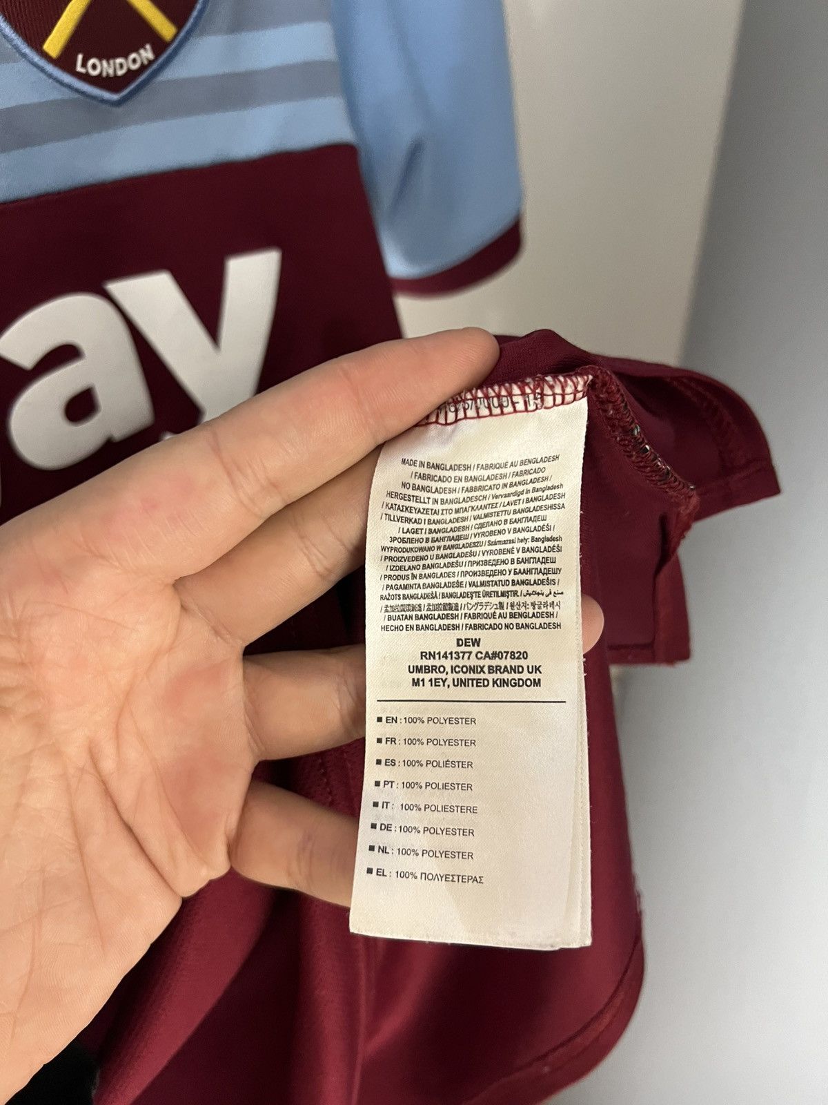 Umbro VINTAGE UMBRO FC WEST HAM UNITED ENGLAND SOCCER JERSEY RETRO Size US S / EU 44-46 / 1 - 8 Thumbnail