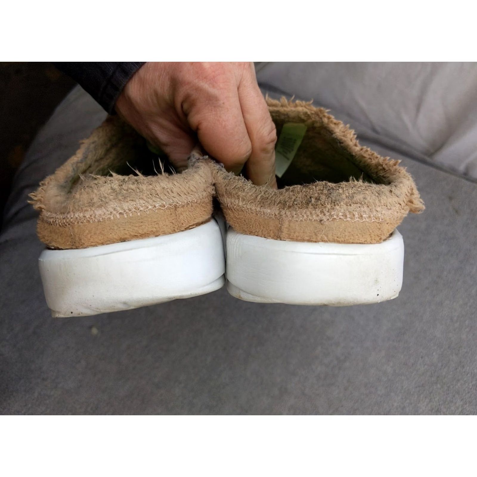 Vintage OOFOS Mens Slipper Mule Brown Fleece Faux Fur Lining Comfort Winter Casual Slipper Men 10/43 M Size US M / EU 48-50 / 2 - 6 Thumbnail