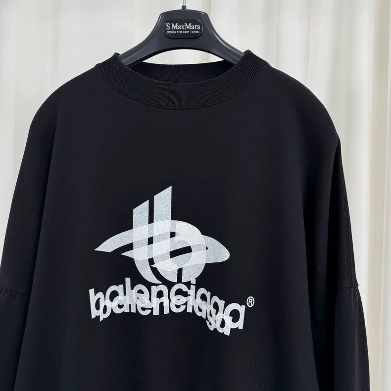 Balenciaga Balenciaga Double-image printed monogram sweatshirt Size US M / EU 48-50 / 2 - 3 Thumbnail