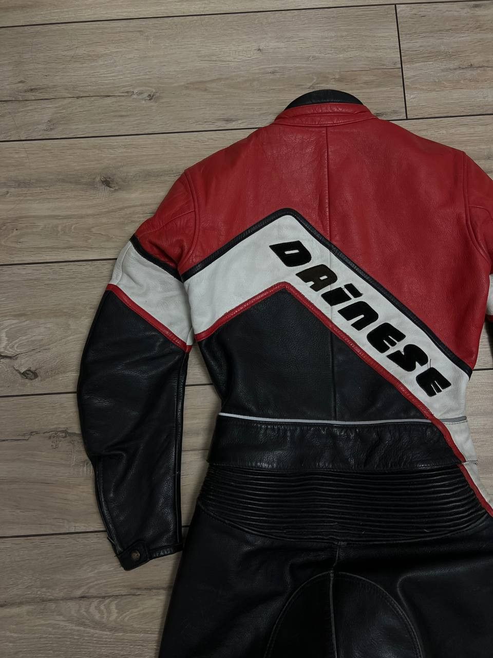 Dainese Dainese Vintage 2 piece Leather Suit Motorcycle EUR 44 Size US S / EU 44-46 / 1 - 4 Thumbnail