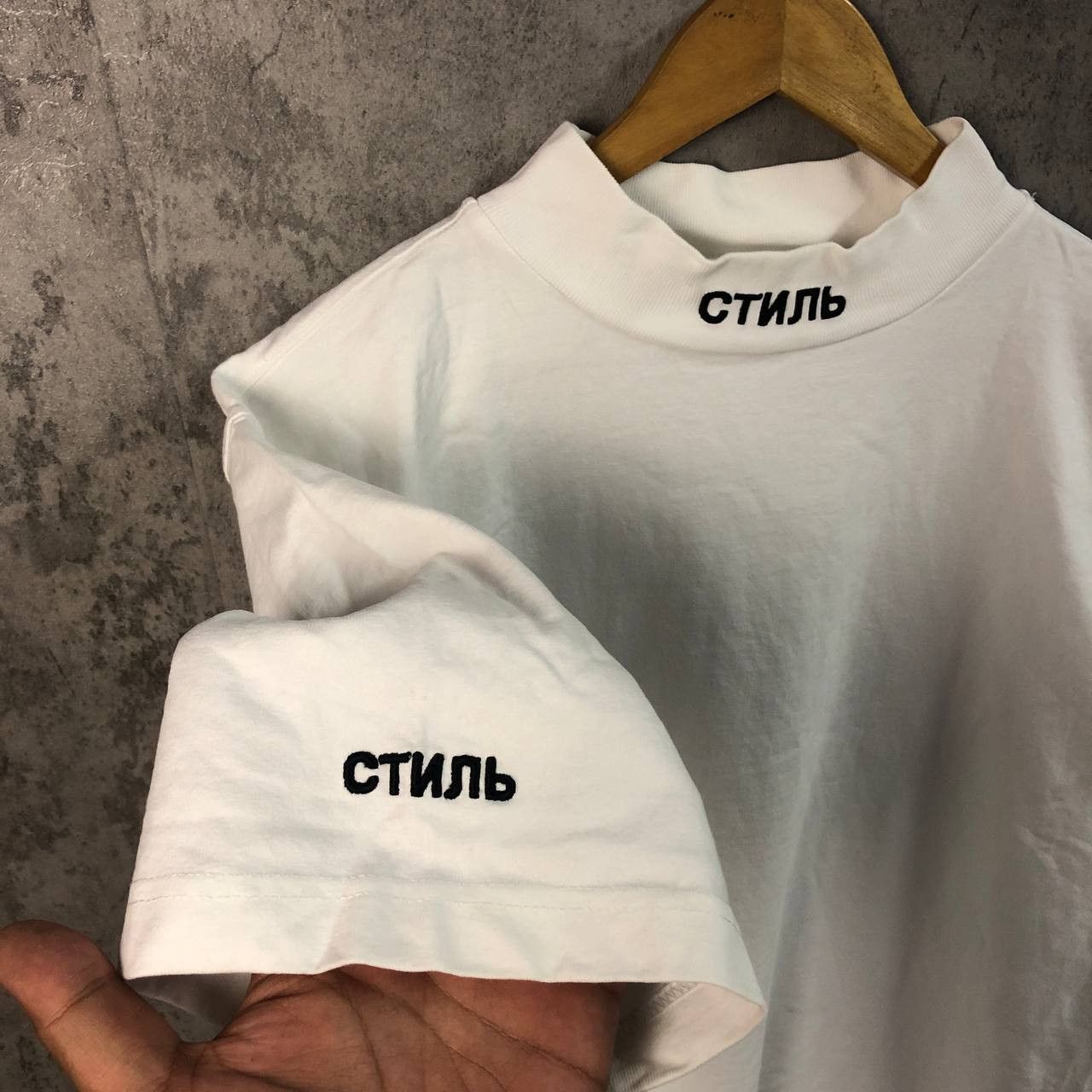 Heron Preston Heron Preston "CTИЛЬ" Mock Neck T-Shirt. Size US XXL / EU 58 / 5 - 5 Thumbnail