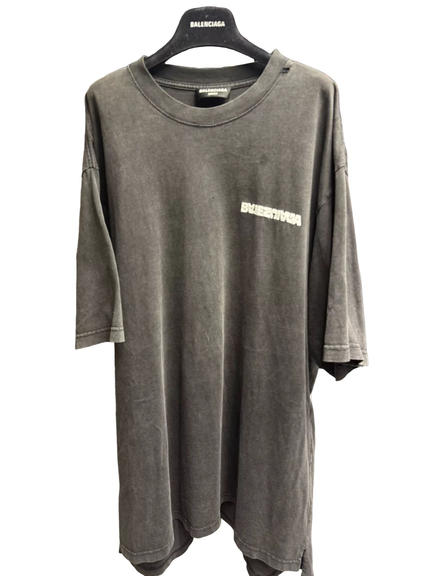 Balenciaga Balenciaga Embroidered Logo T-Shirt Size 4 Size US XL / EU 56 / 4 - 1 Thumbnail