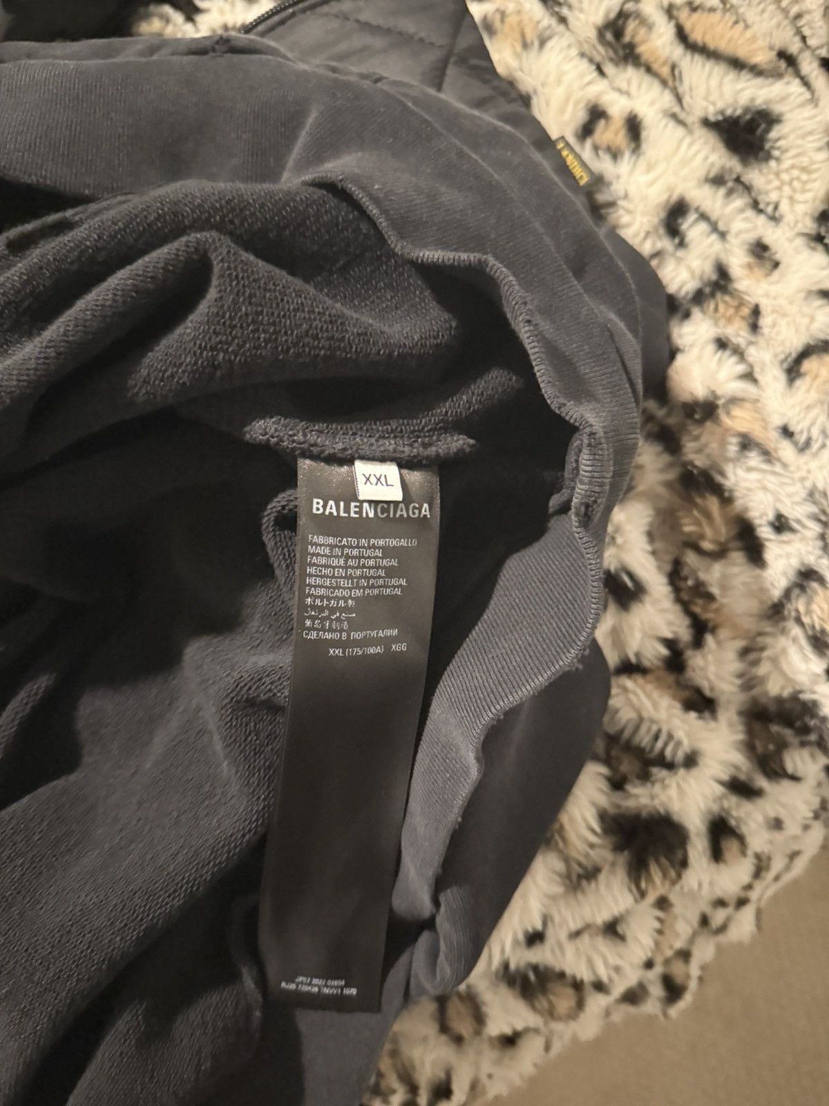 Balenciaga Balenciaga “Be different” Hoodie Size US XL / EU 56 / 4 - 7 Thumbnail