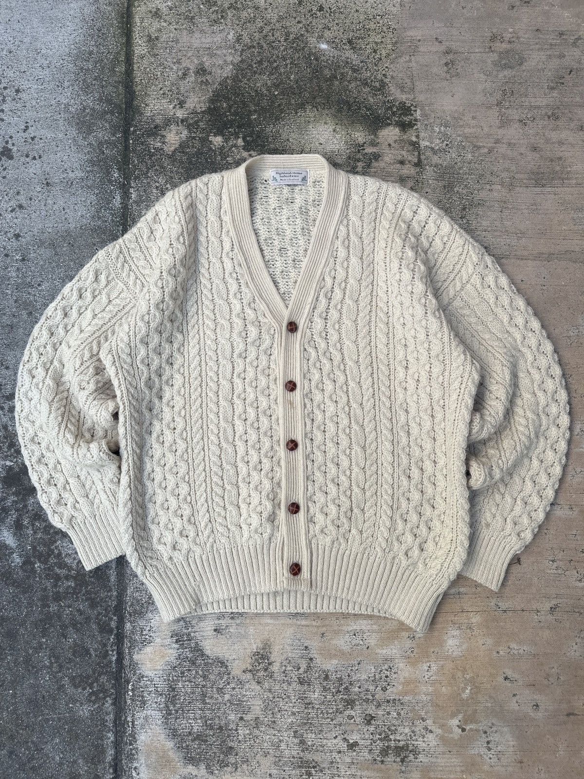 Vintage Vintage 90s Beige Hand Knitted Button Up Cardigan Knitwear Size US L / EU 52-54 / 3 - 1 Thumbnail