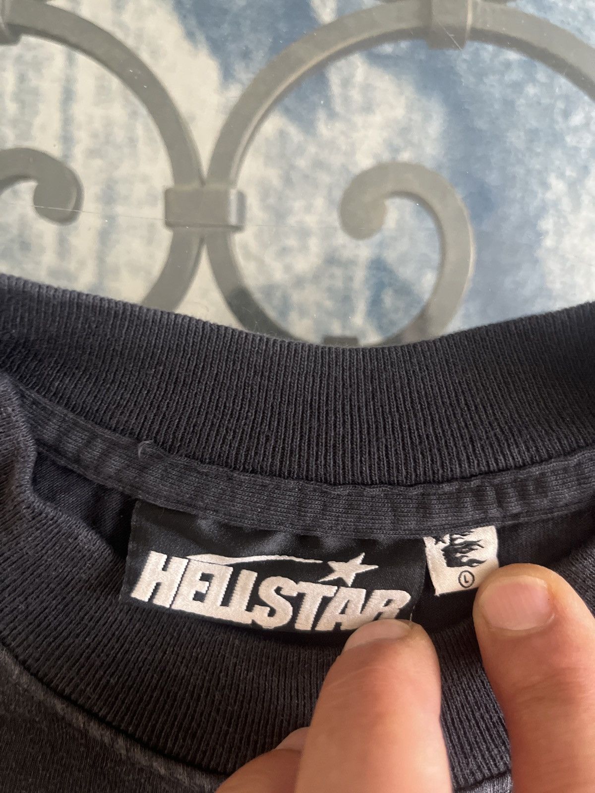 HELLSTAR HELLSTAR "Cracked" Classic Logo Tee Size US XL / EU 56 / 4 - 3 Thumbnail