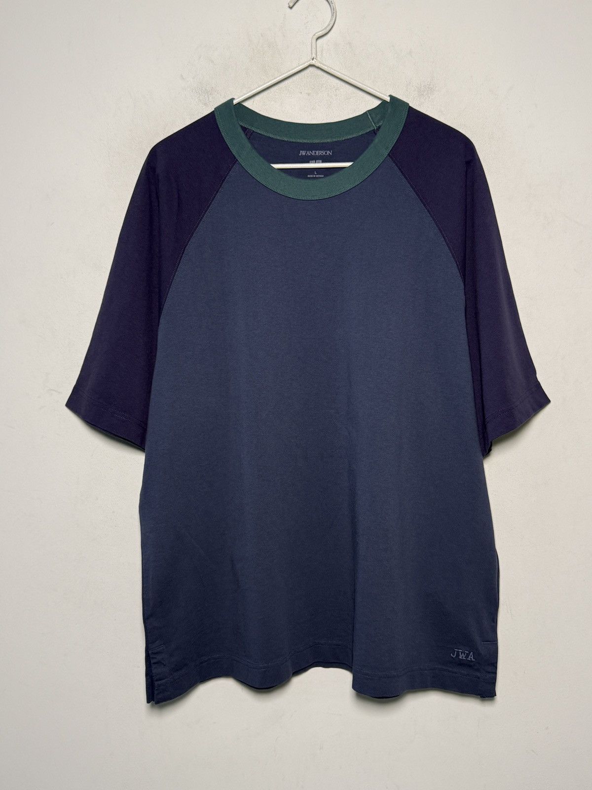 JW Anderson × Uniqlo JW Anderson raglan tee Size US L / EU 52-54 / 3 - 1 Thumbnail