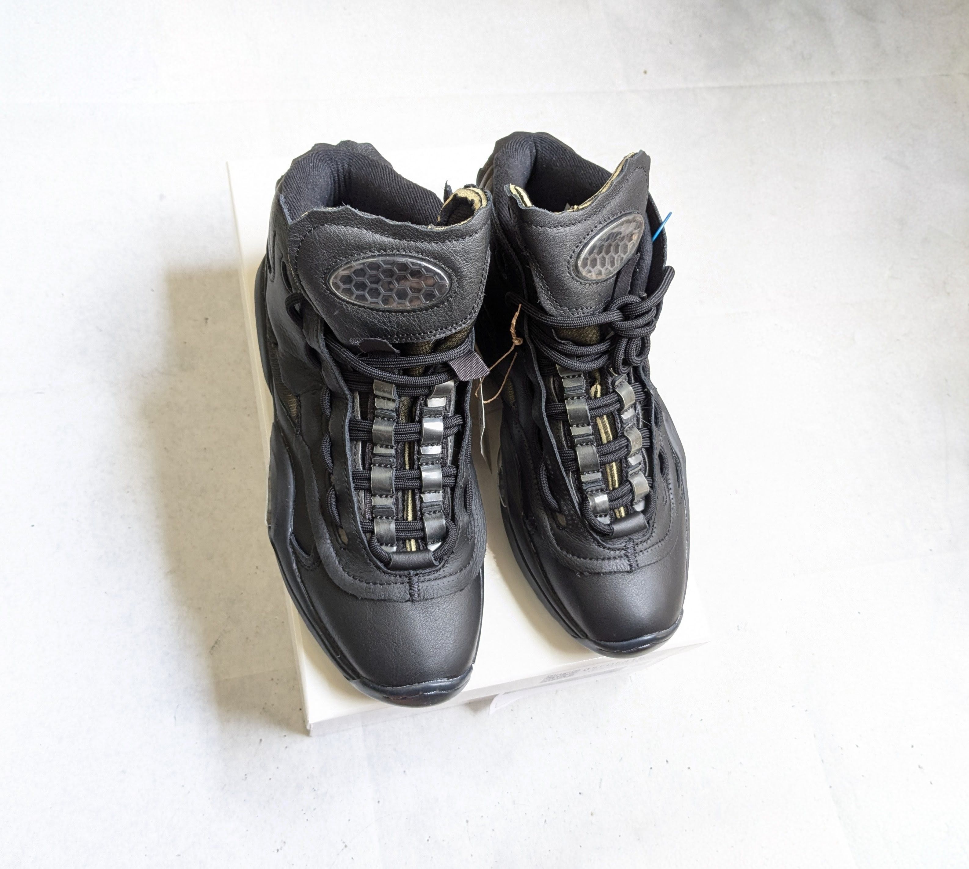 Maison Margiela Maison Margiela x Reebok Question Black 9.5 Leather Size US 9.5 / EU 42-43 - 2 Thumbnail
