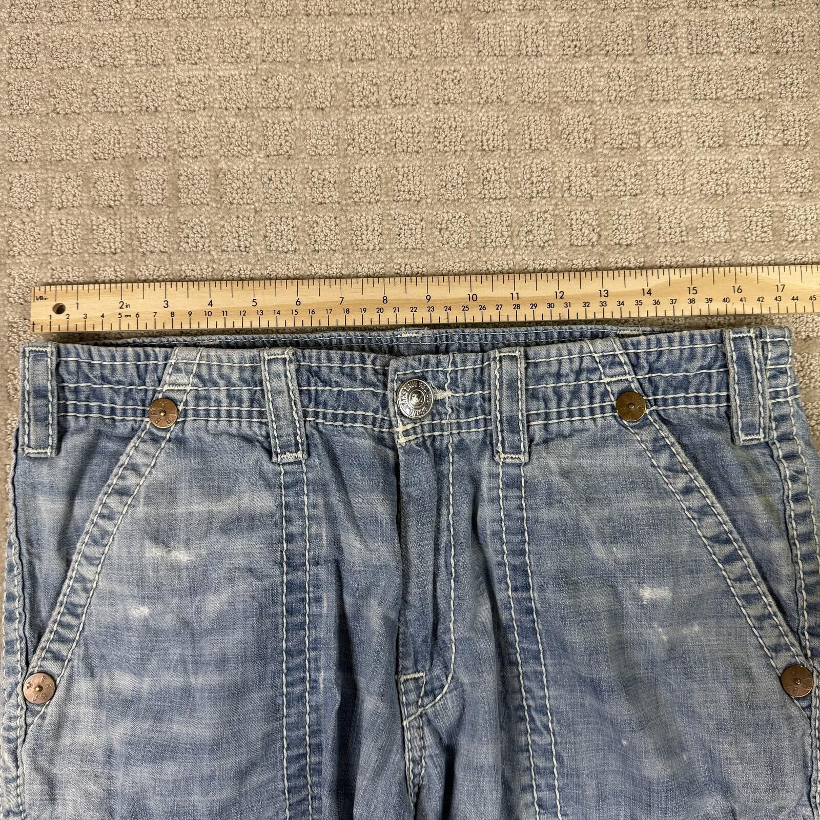 True Religion Y2K True Religion Denim Cargo Shorts Size 31 Size US 31 - 4 Thumbnail