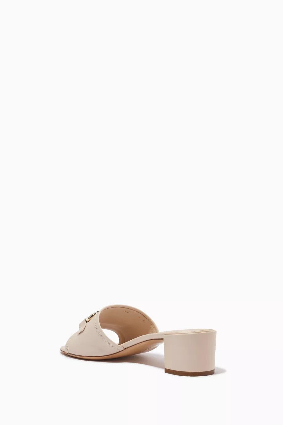 Salvatore Ferragamo o1y0426 Low Heel Mules in Beige Size US 5 / IT 35 - 3 Thumbnail