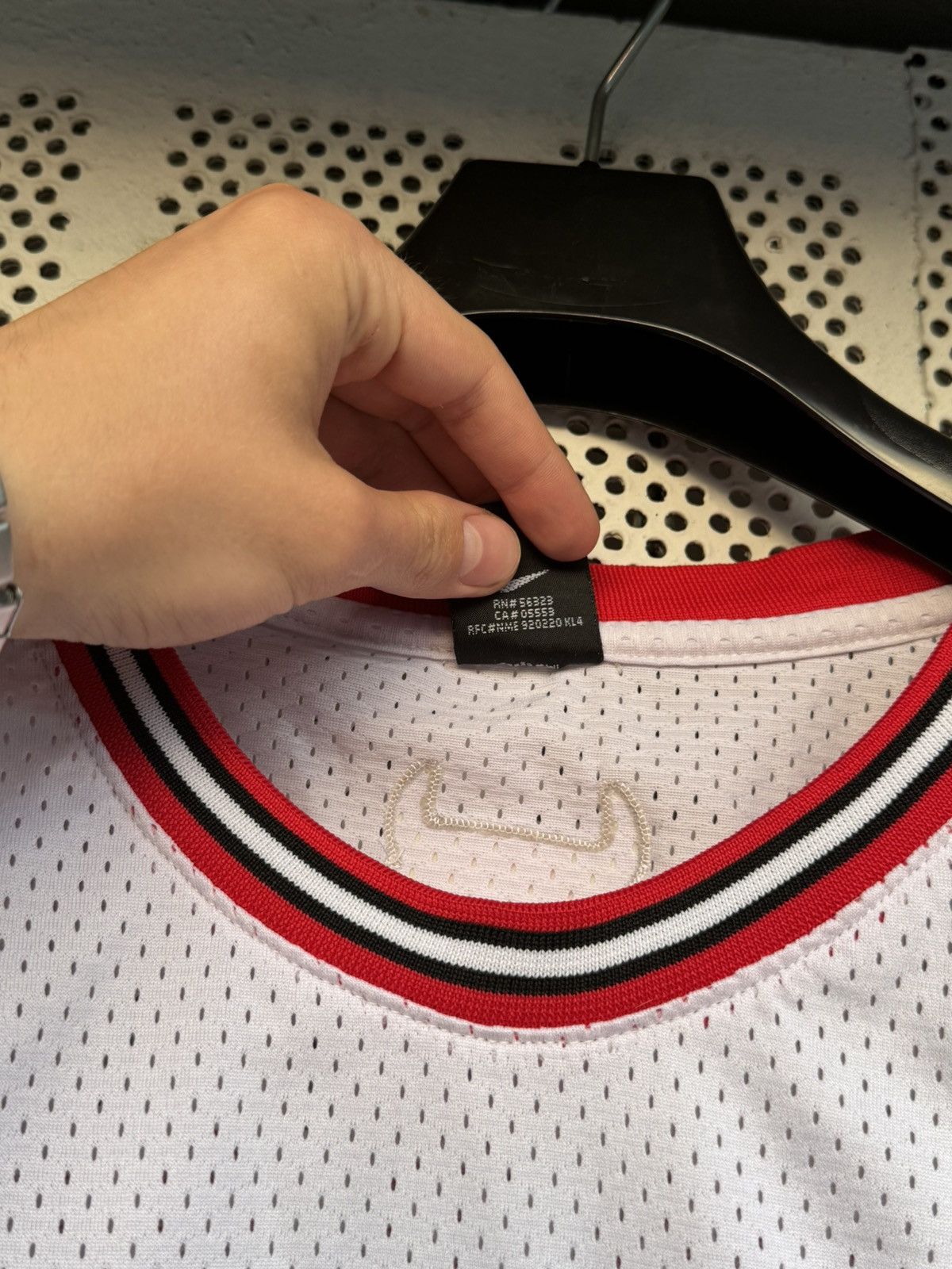 NBA × Nike Nike Michael Jordan #23 Chicago Bulls Jersey White Red Size US M / EU 48-50 / 2 - 6 Thumbnail