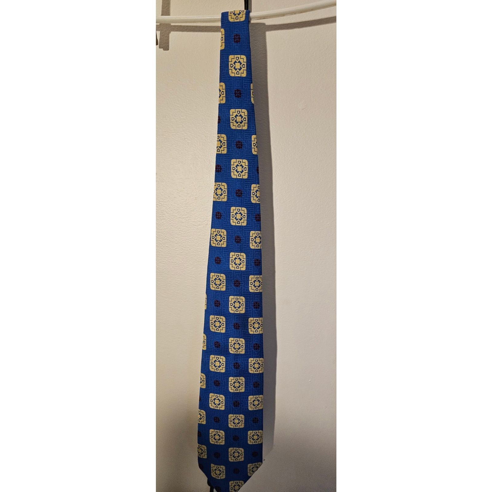 Other Vintage Men's Necktie - Blue w/Yellow Pattern - 58-1/4" x 4" Size ONE SIZE - 1 Thumbnail