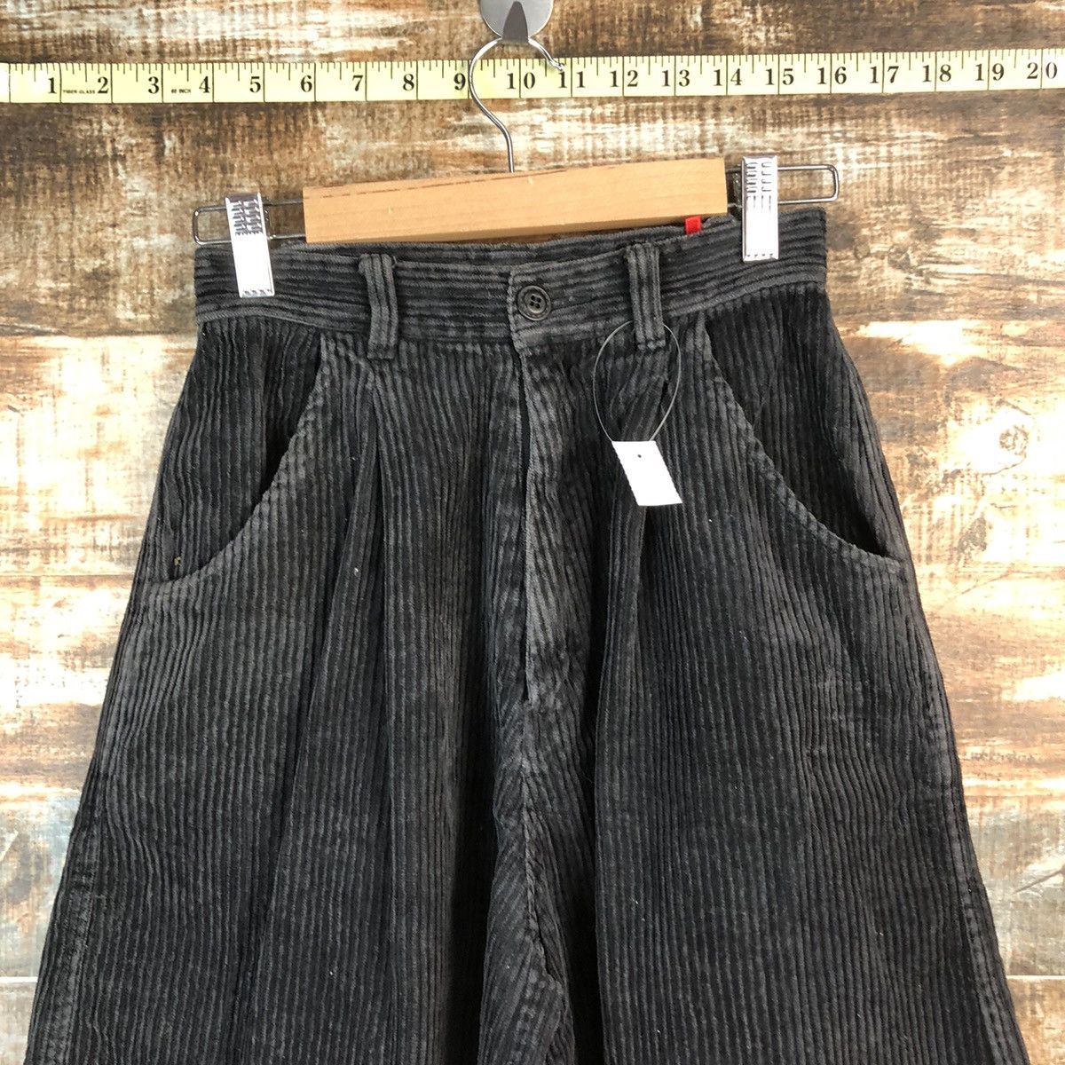Japanese Brand Japanese Brand Coduroy Black Short Pants #A1405 Size 24" / US 00 / IT 34 - 5 Thumbnail