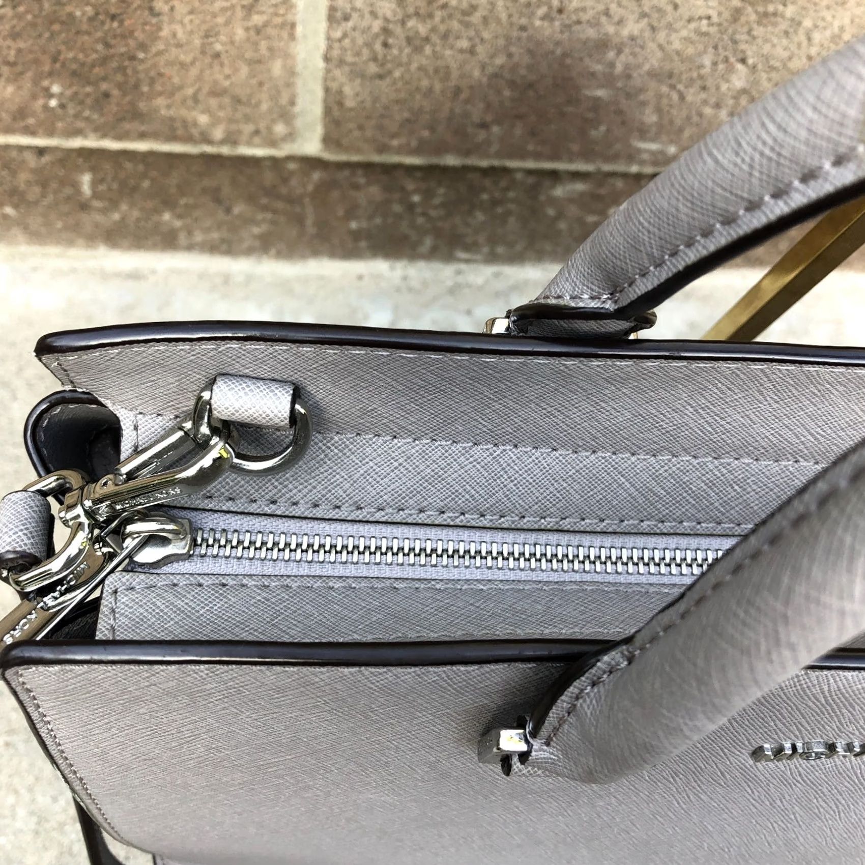 Michael Kors MICHAEL KORS Selma Purse Crossbody Medium Grey Saffiano Leather Shoulder Bag Womens Bag Size ONE SIZE - 5 Thumbnail