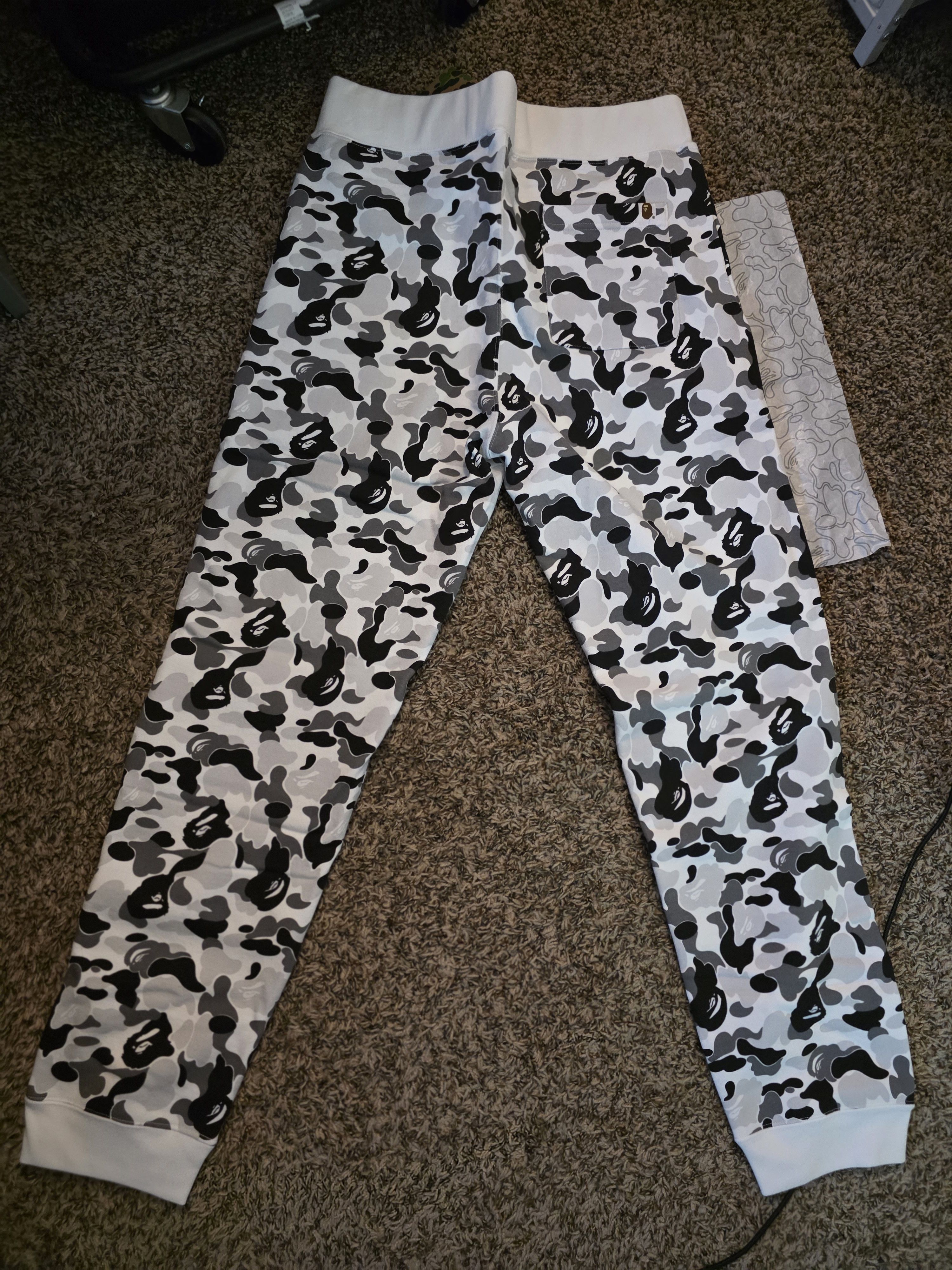Bape BAPE Gray Camo Sweatpants (2XL) Size US 36 / EU 52 - 6 Thumbnail