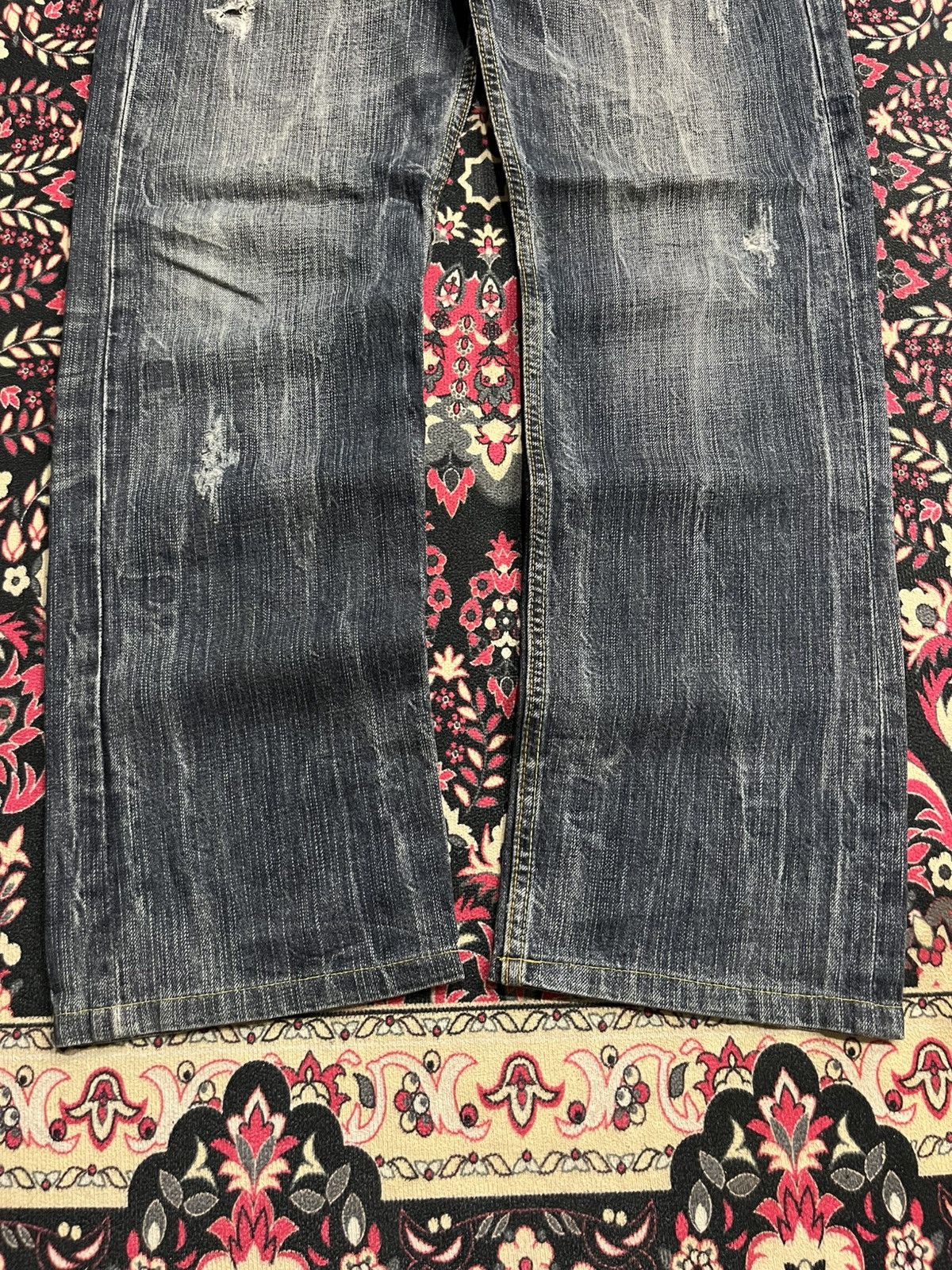 Le Grande Bleu (L.G.B.) Vintage Anti Label Embroidery Slogan Rhinestone Dark Jeans Size US 33 - 8 Thumbnail