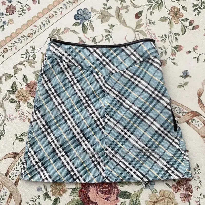 Burberry Burberry Women's S Size Turquoise Plaid Skirt. Size 23" - 5 Thumbnail
