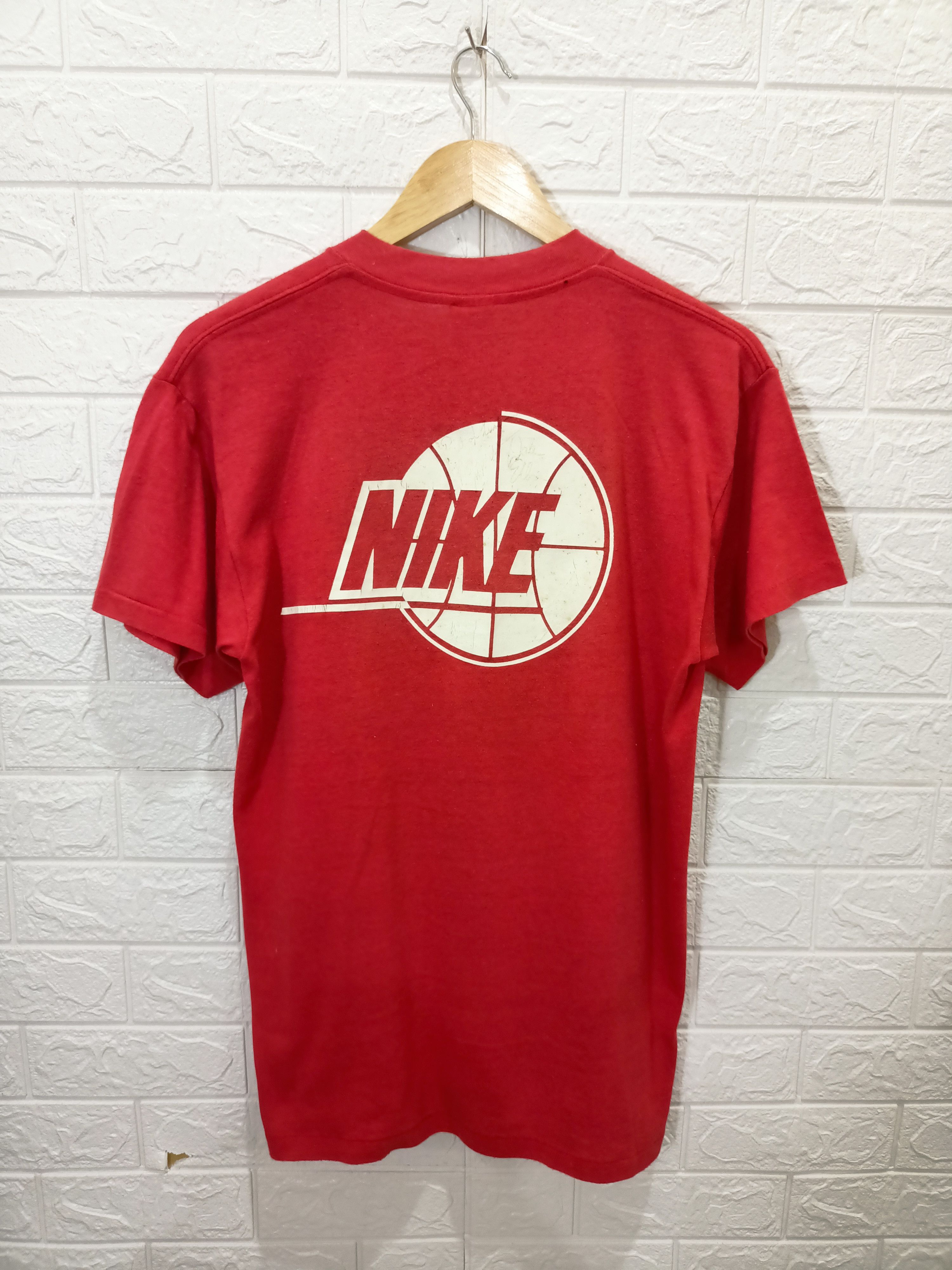 Rare Vintage 80s NIKE Basketball Nate McMillan Autograph Tee