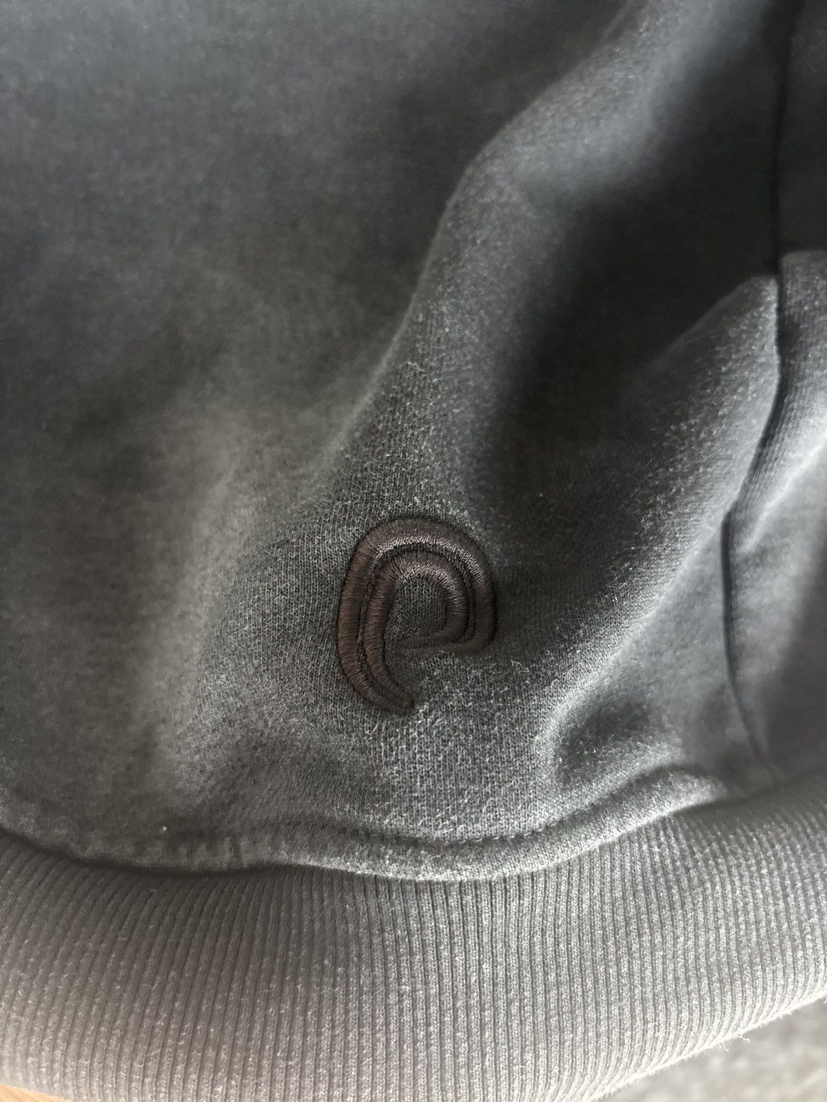 Public Villa Zip Up