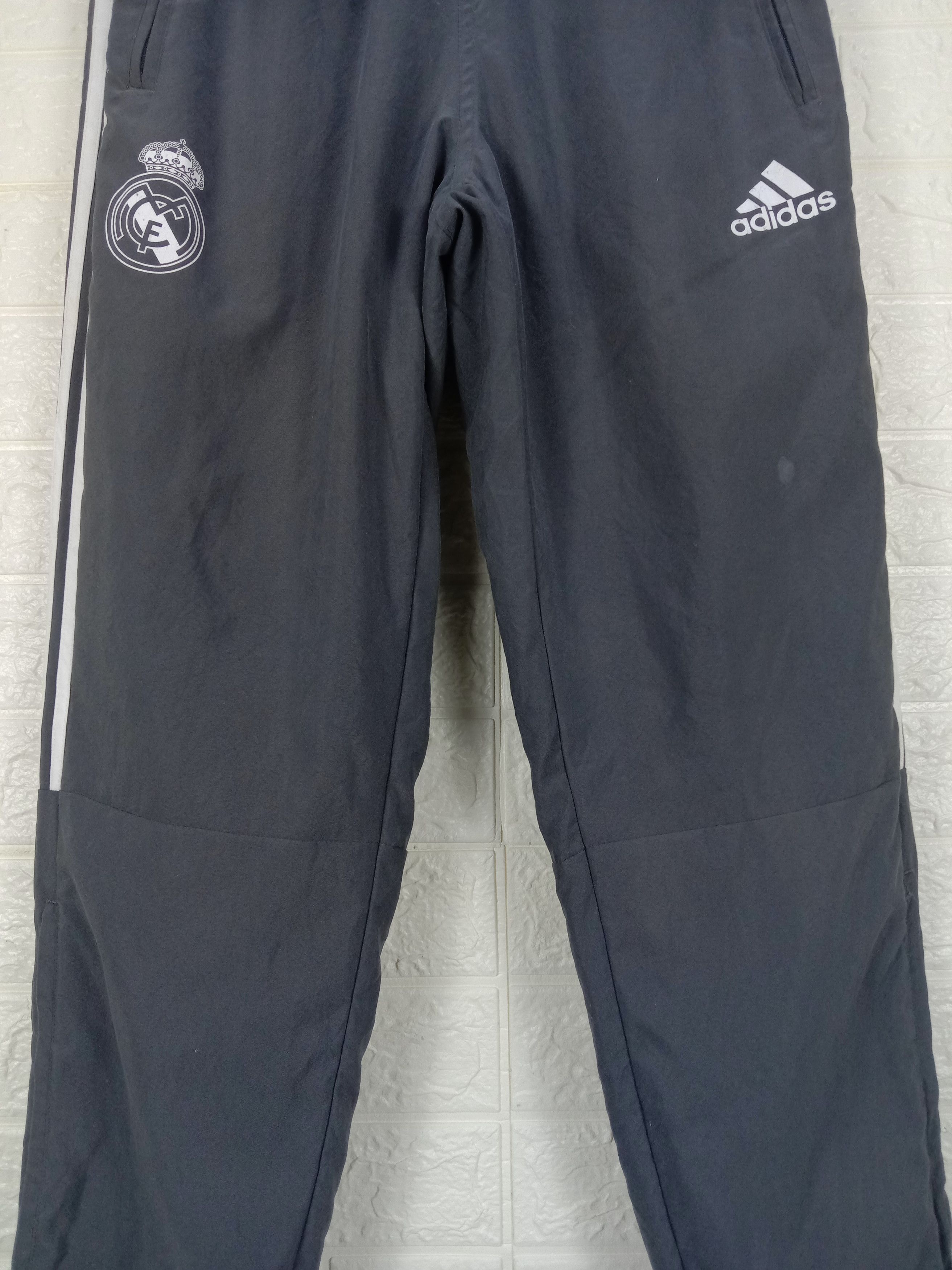 Adidas Adidas Real Madrid Sweatpants Size US 30 / EU 46 - 3 Thumbnail