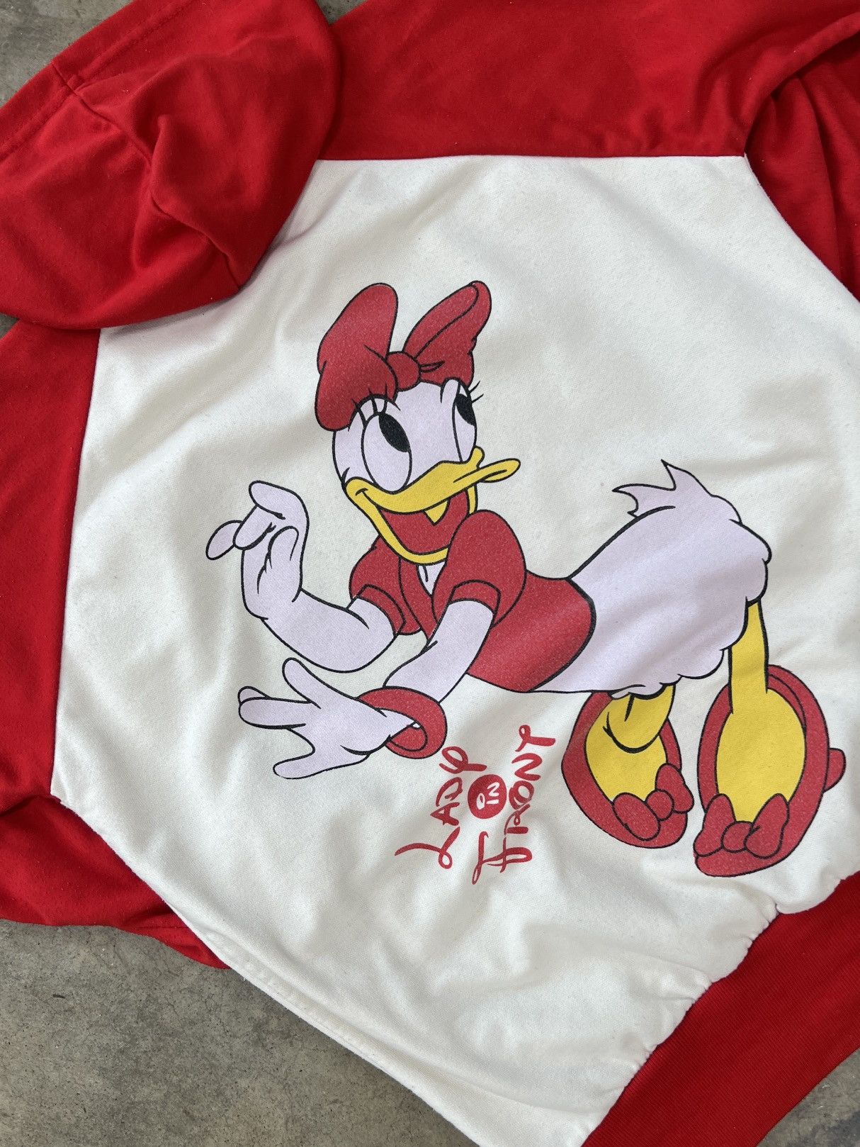 Disney × Vintage Vintage Daisy Duck Lady in Front Hoodie Large Size US L / EU 52-54 / 3 - 4 Thumbnail