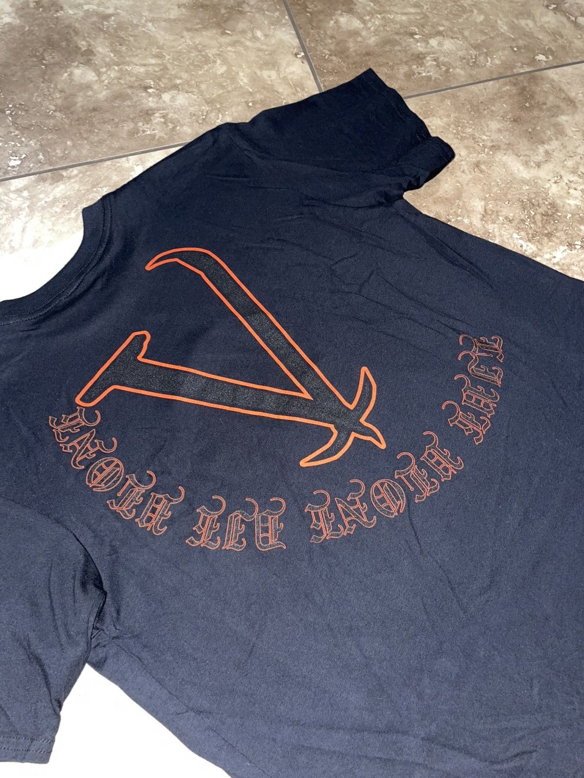 Vlone Vlone Old English Script Tee Black/Orange Size Medium Size US M / EU 48-50 / 2 - 4 Thumbnail