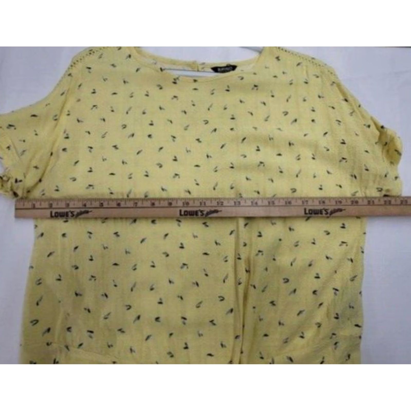 Buffalo David Bitton Womens Buffalo David Bitton Shirt Medium Yellow Floral Short Sleeve Blouse Tie Front Regular Fit Womens Size M / US 6-8 / IT 42-44 - 6 Thumbnail