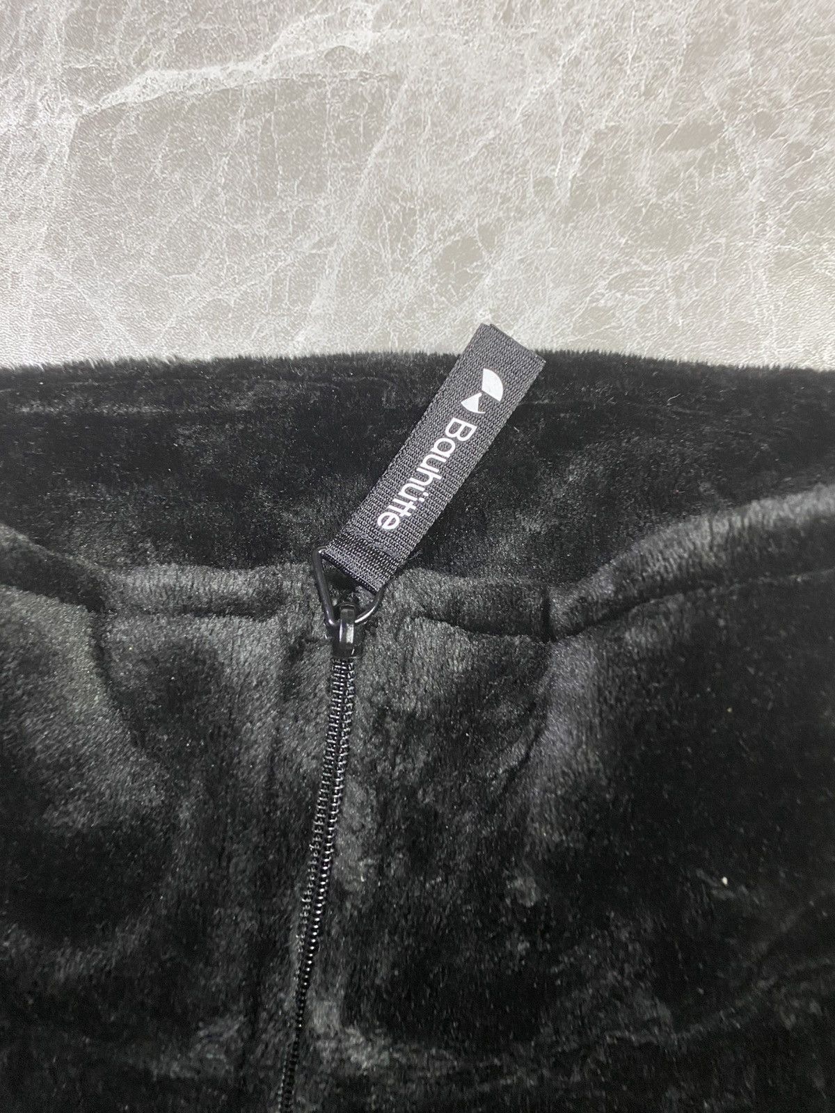 Japanese Brand Black Bauhutte gaming blanket zipper pull oversize. Pit 28.5 Size US XXL / EU 58 / 5 - 6 Thumbnail