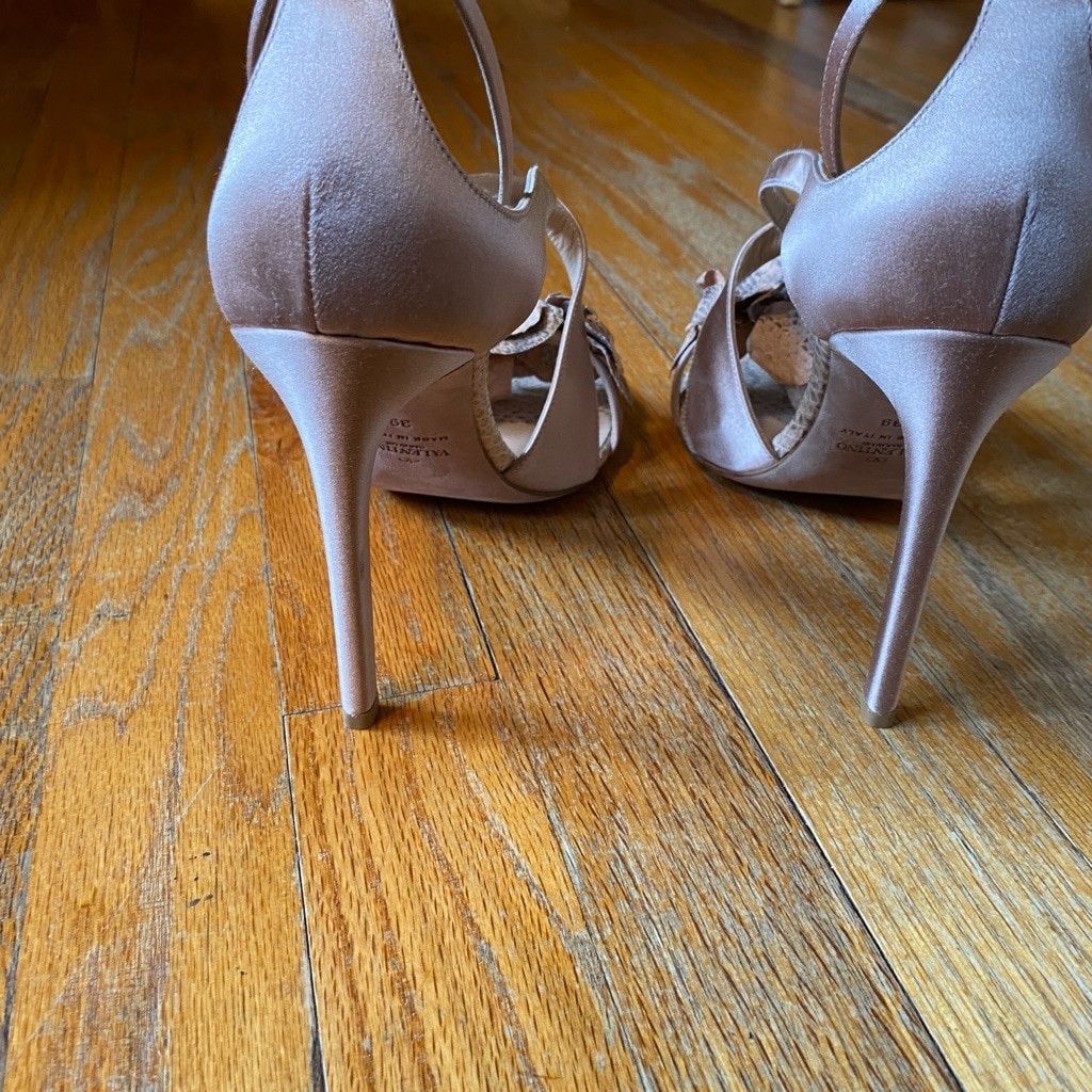Valentino Authenticated Valentino Heels, Neutral/Pinkish , USW 9 Size US 9 / IT 39 - 4 Thumbnail