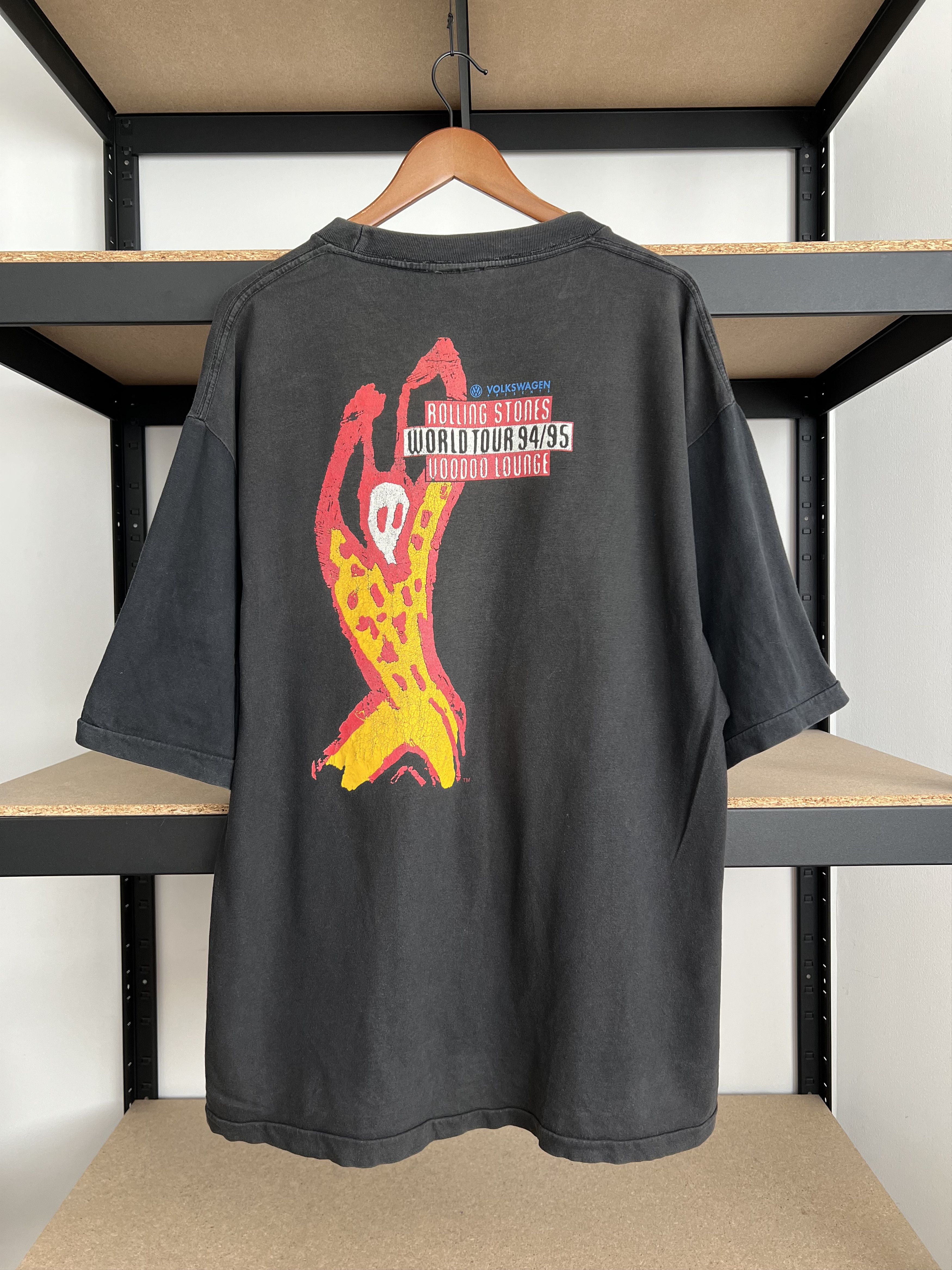 Band Tees Vintage 1995 The Rolling Stones Voodoo Lounge Black T-shirt Size US XL / EU 56 / 4 - 2 Thumbnail