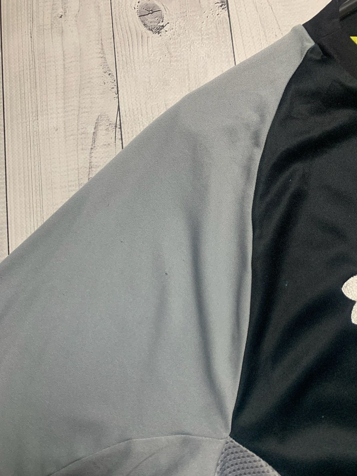 Under Armour × Vintage Vintage spurs Tottenham soccer jersey size L away rare Size US L / EU 52-54 / 3 - 4 Thumbnail