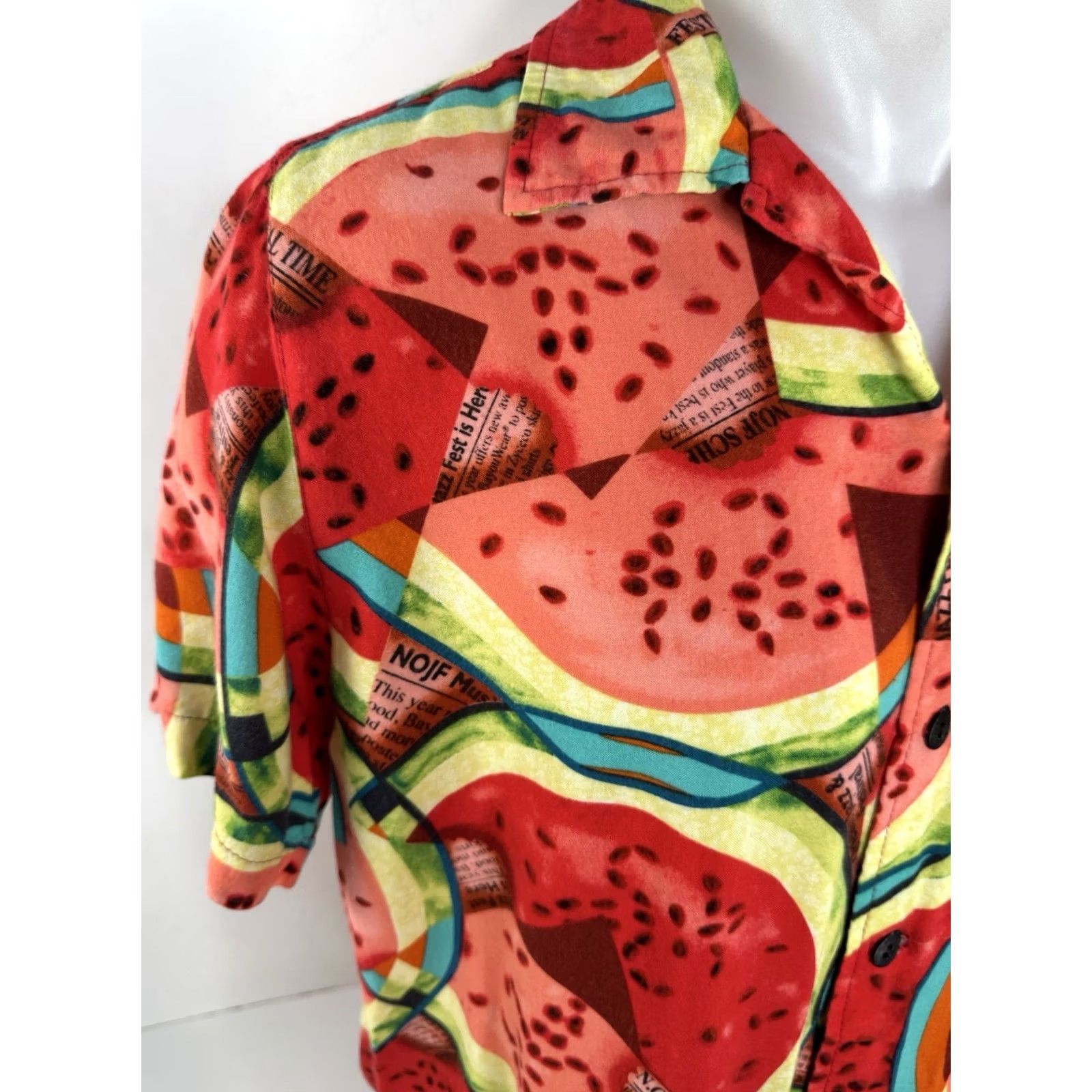 Vintage Bayou Wear NEW ORLEANS JAZZ FESTIVAL Watermelon Shirt Red S Mens Short Sleeve Button-Up Nola Shirt J15 Size US S / EU 44-46 / 1 - 2 Thumbnail