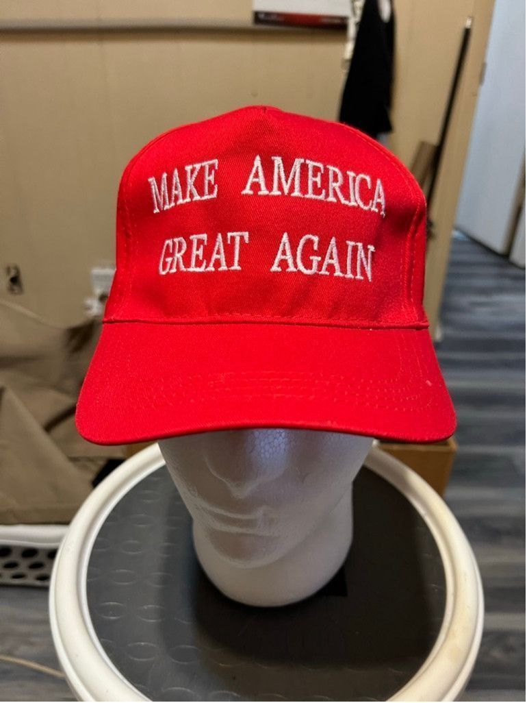 The Unbranded Brand Men's Unbranded Red Make America Great Again Trump Hat Size ONE SIZE - 1 Thumbnail