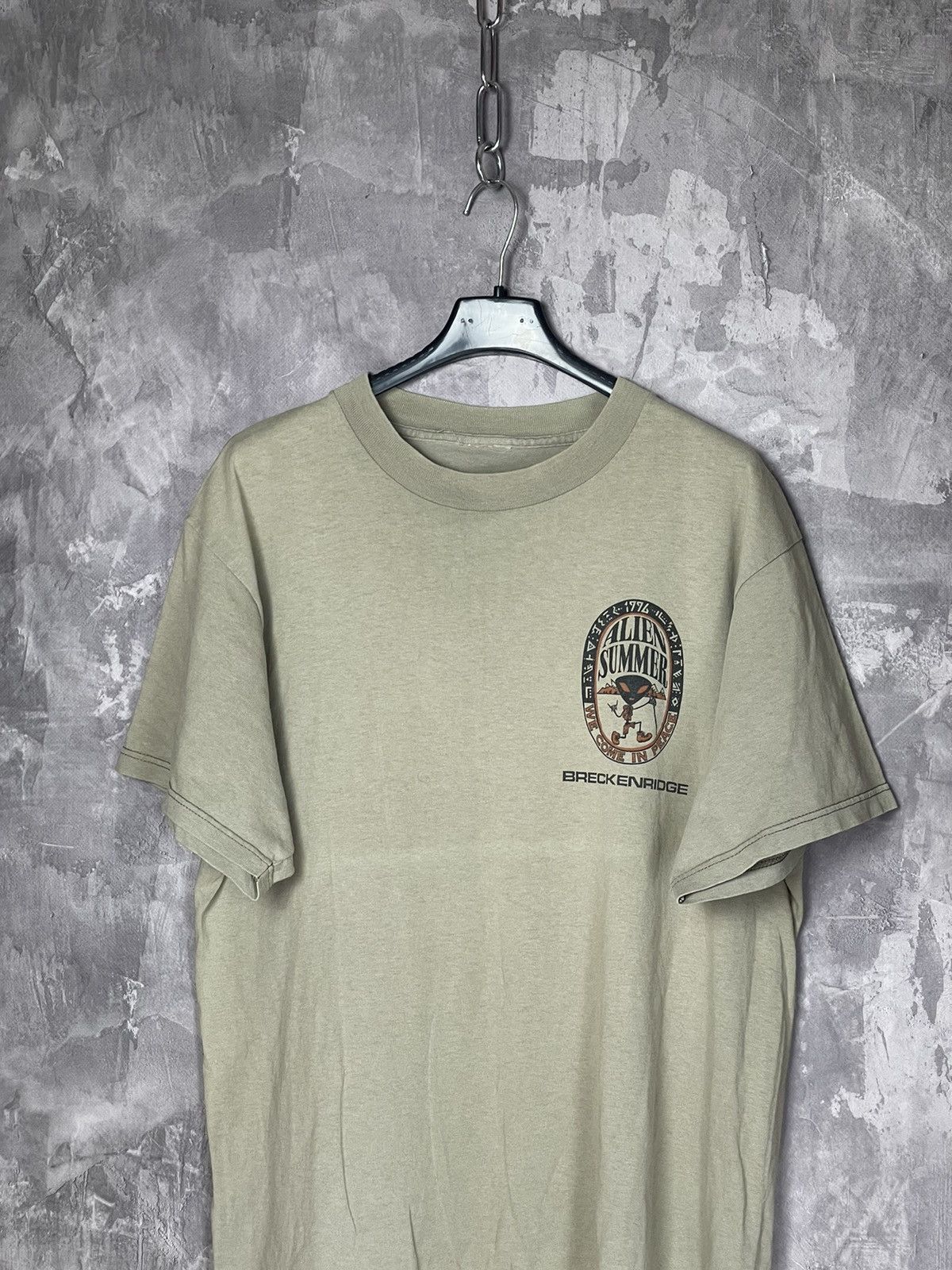 Vintage Vintage Y2K Crazy 1996s Big Logo Alien Summer T shirt Size US L / EU 52-54 / 3 - 7 Thumbnail