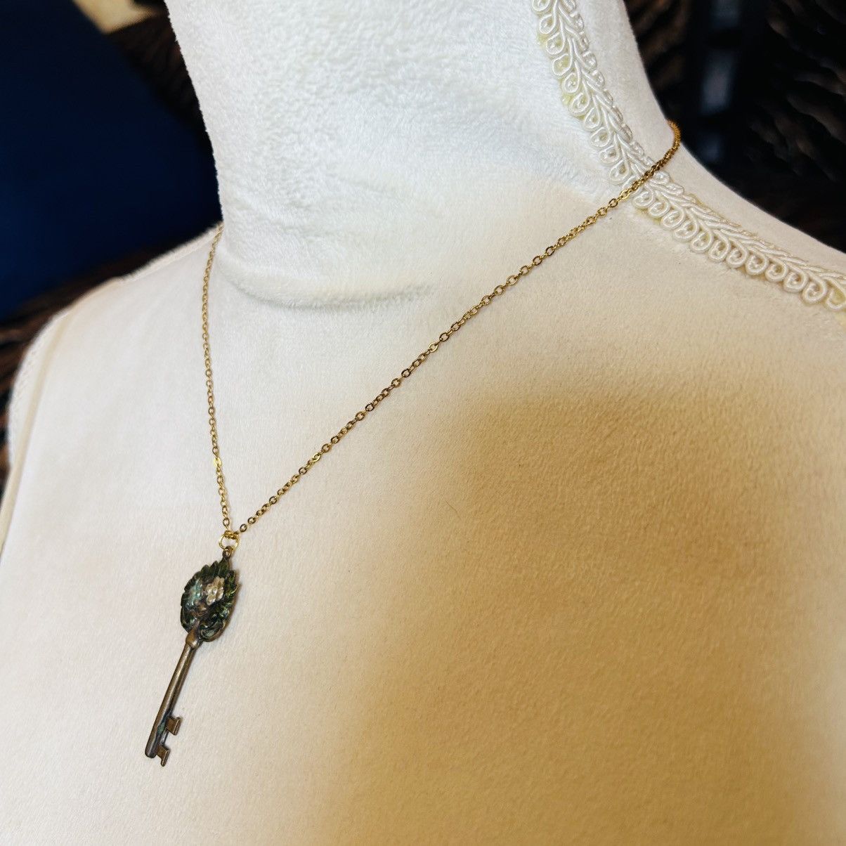 Vintage Handcrafted antique skeleton key pendant on chain necklace Size ONE SIZE - 3 Thumbnail