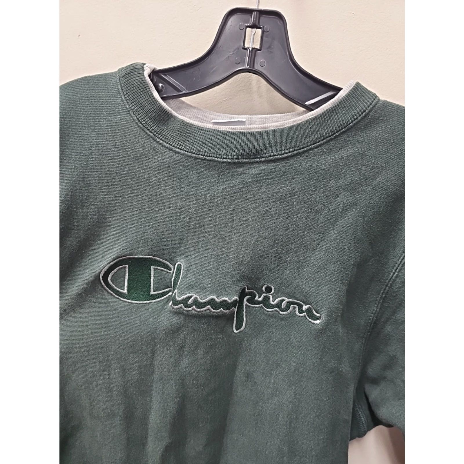 Champion VINTAGE Champion Sweatshirt Reverse Weave Green Mens M USA 80s 90s Distressed Embroidered Logo Crew Neck Pullover Heavyweight Fleece Size US M / EU 48-50 / 2 - 2 Thumbnail