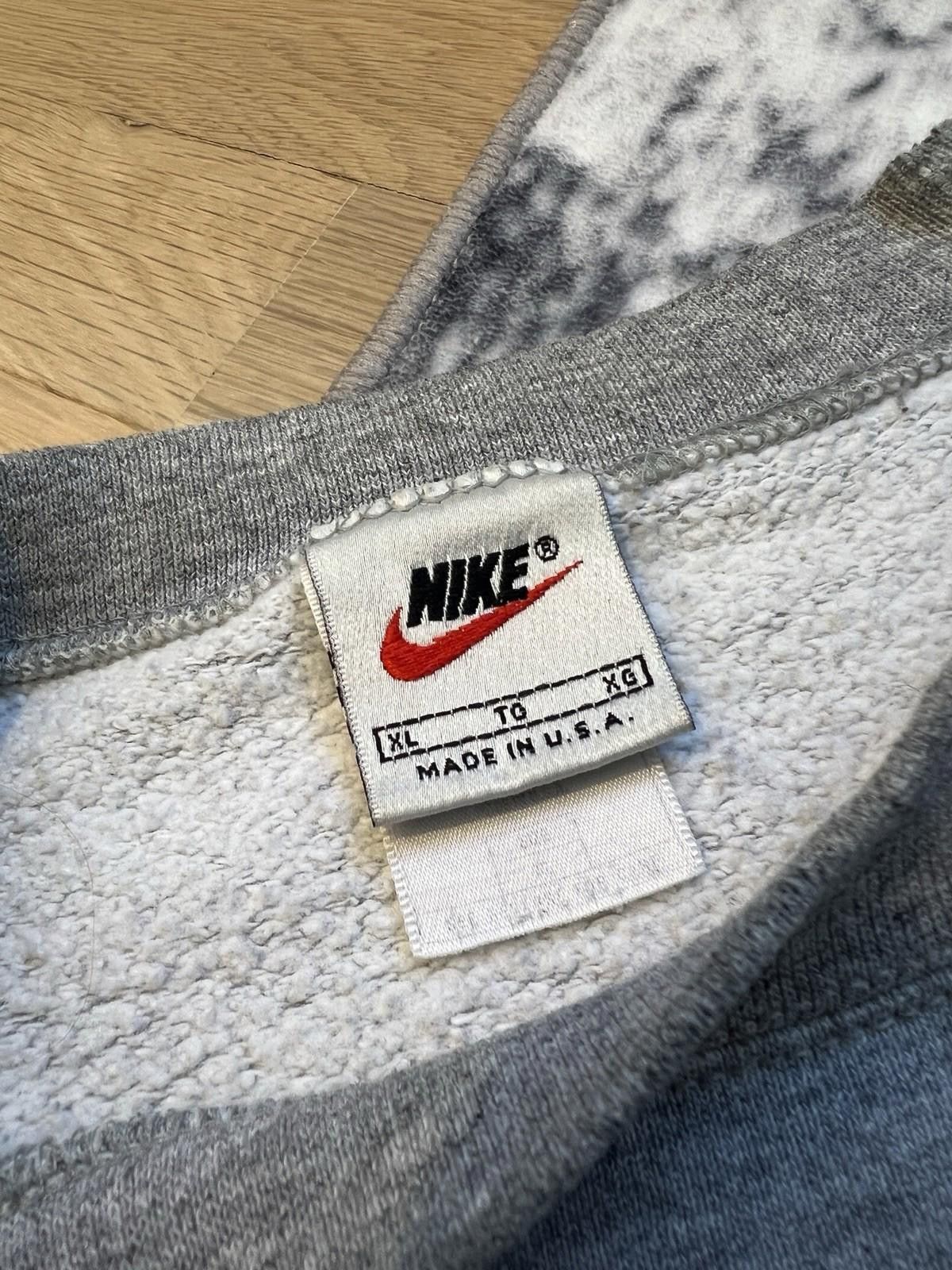 Nike 90s Nike Air Embroidered Crewneck Size XL Size US XL / EU 56 / 4 - 3 Thumbnail