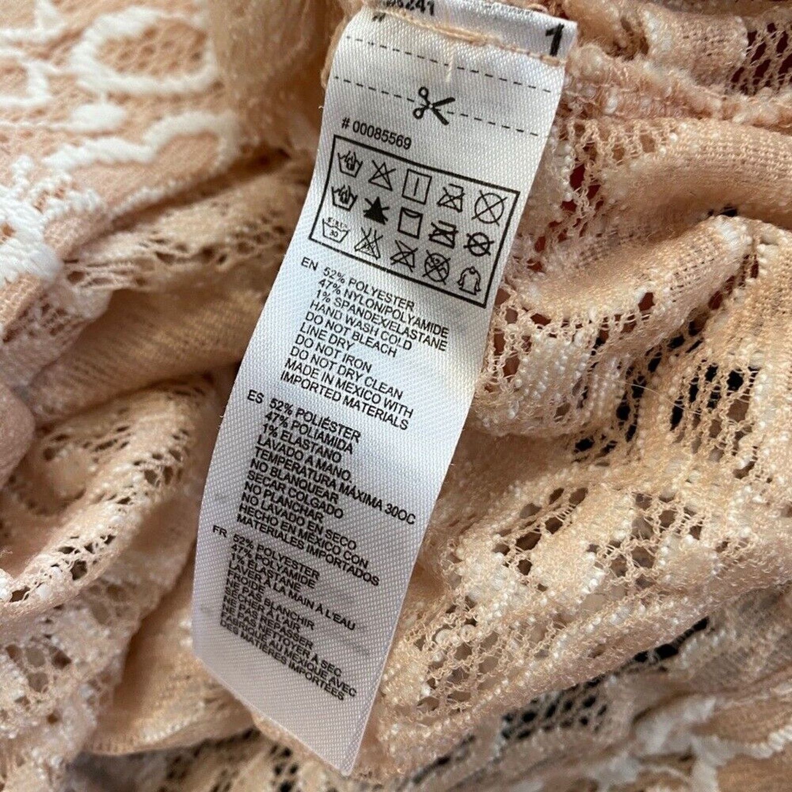 Forever 21 Mock Neck Bell Short Sleeve Blouse Sheer Floral Lace Design Size M / US 6-8 / IT 42-44 - 8 Thumbnail