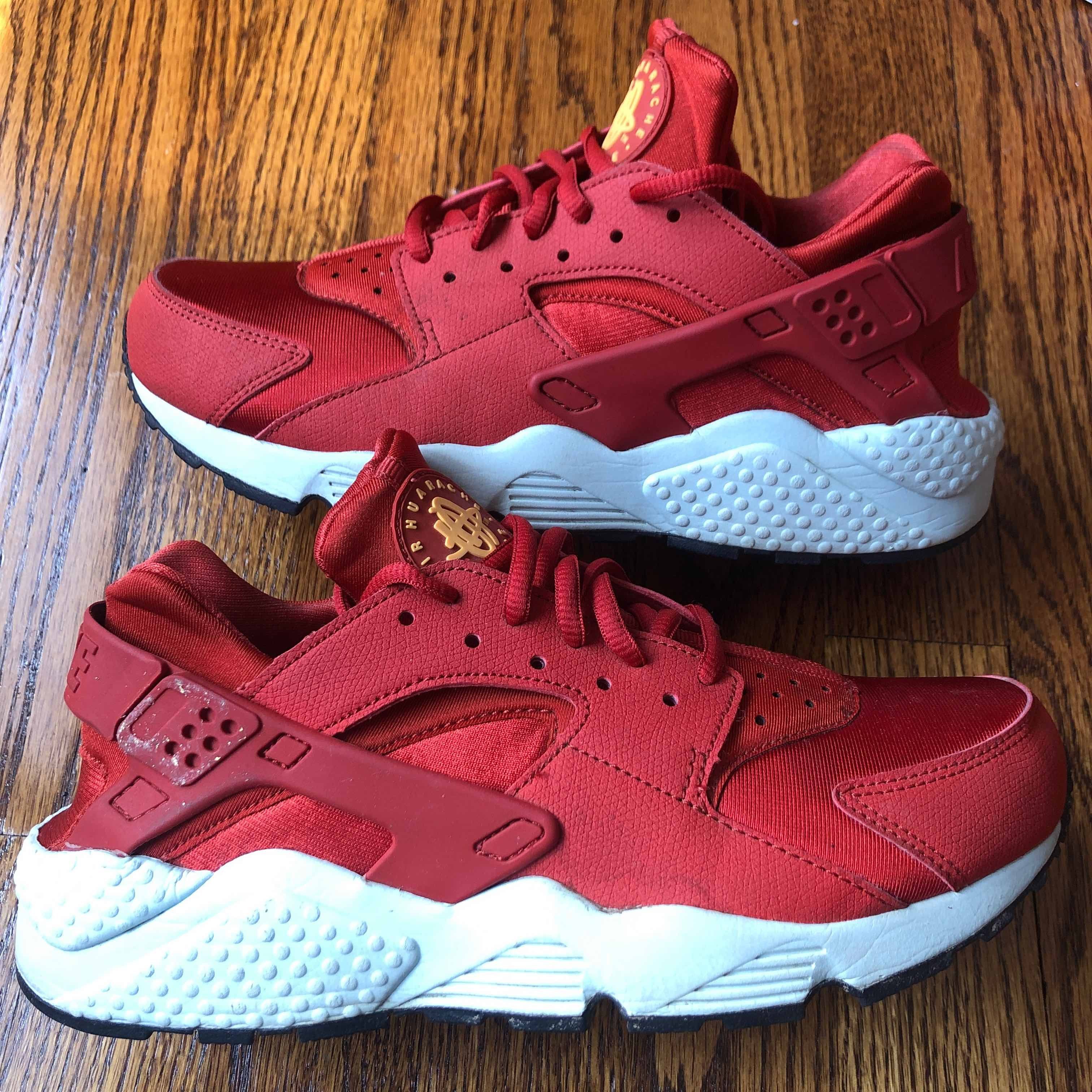 Wmns Air Huarache Cinnabar Footwear