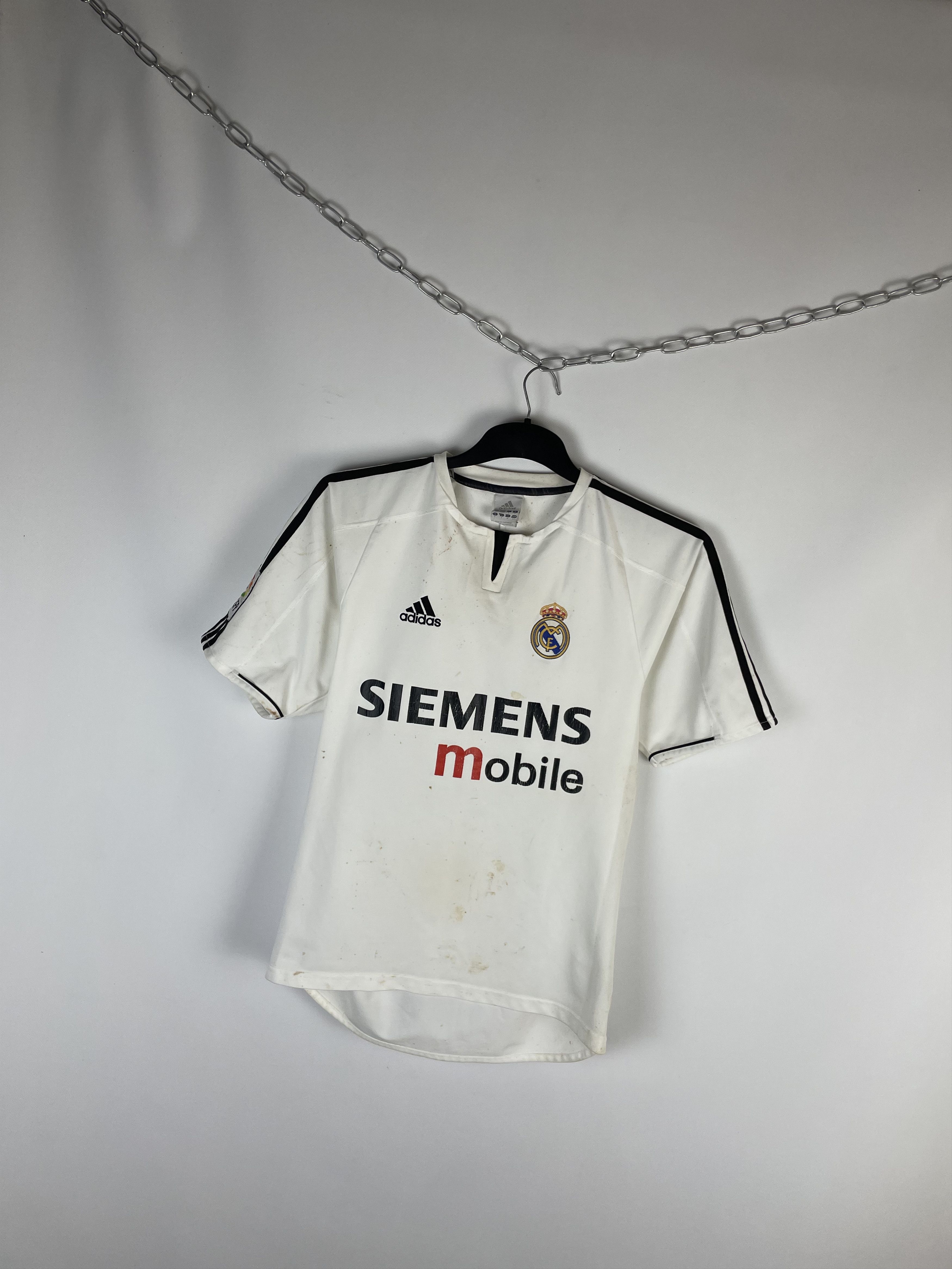 Adidas × Vintage Adidas Real Madrid 2003-2004 home jersey Size US S / EU 44-46 / 1 - 2 Thumbnail
