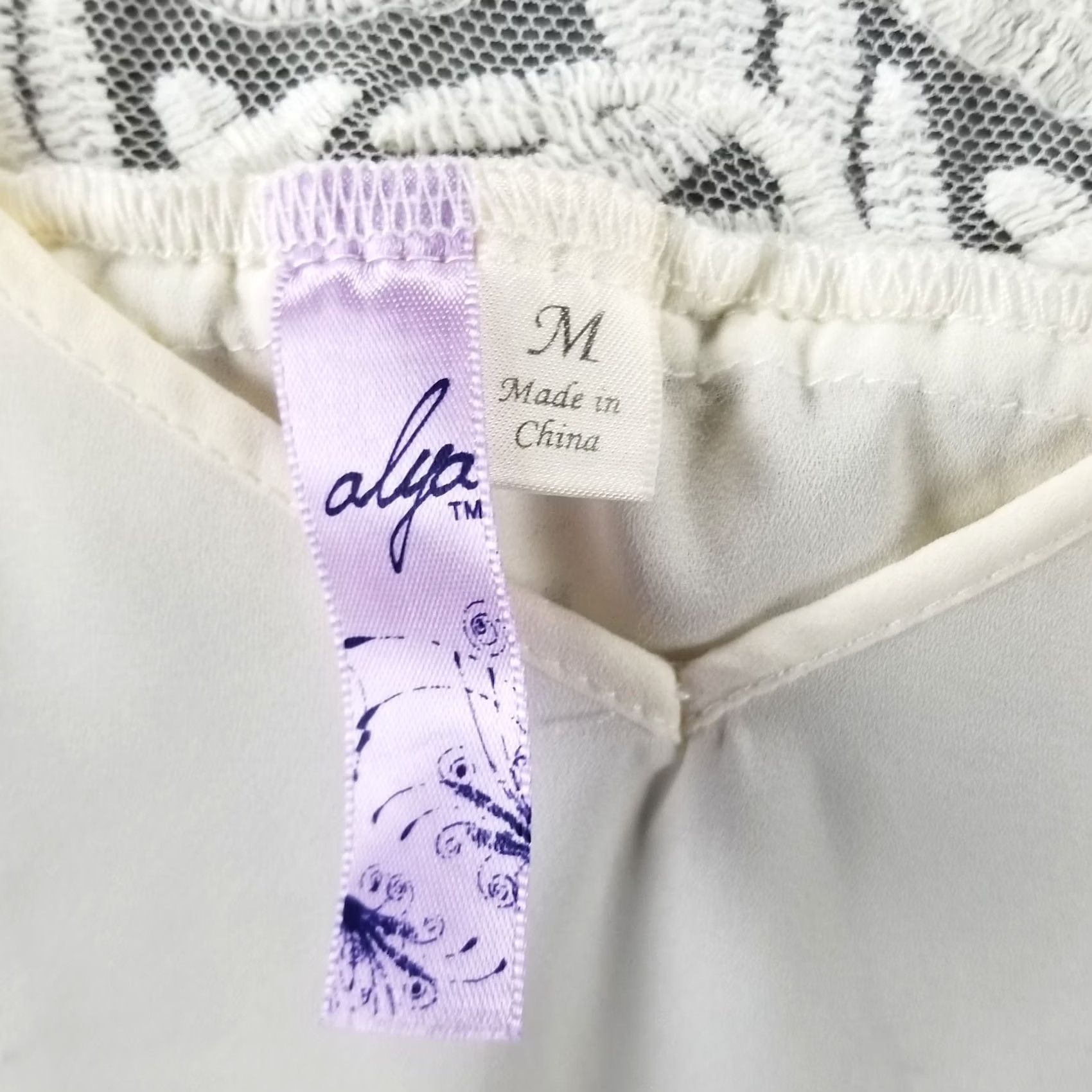 Anthropologie Anthropologie Alya Bohemian Tunic Top M Womens V-Neck Crochet Lace Bell Sleeve Knit Beach Casual Shirt Set Size M / US 6-8 / IT 42-44 - 3 Thumbnail