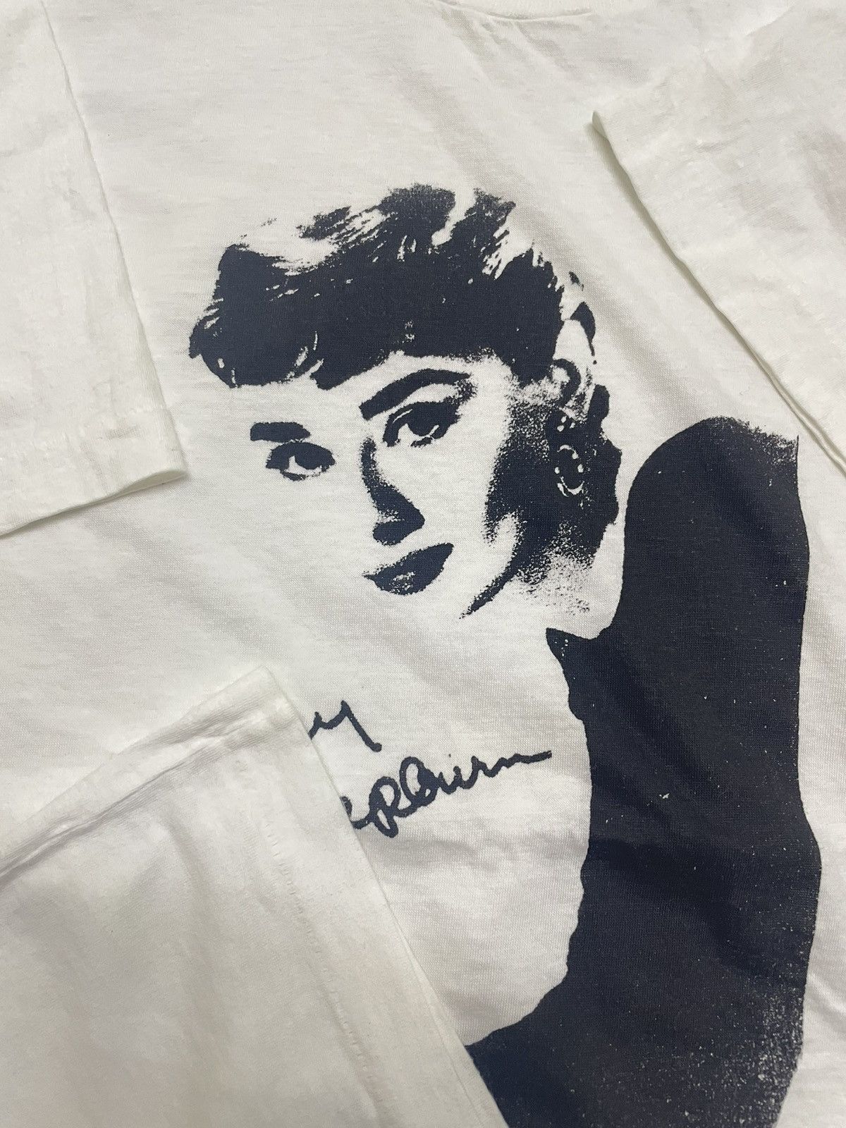 POP MAGAZINE Vintage 80s AUDREY HEPBURN T-shirt Size US L / EU 52-54 / 3 - 6 Thumbnail