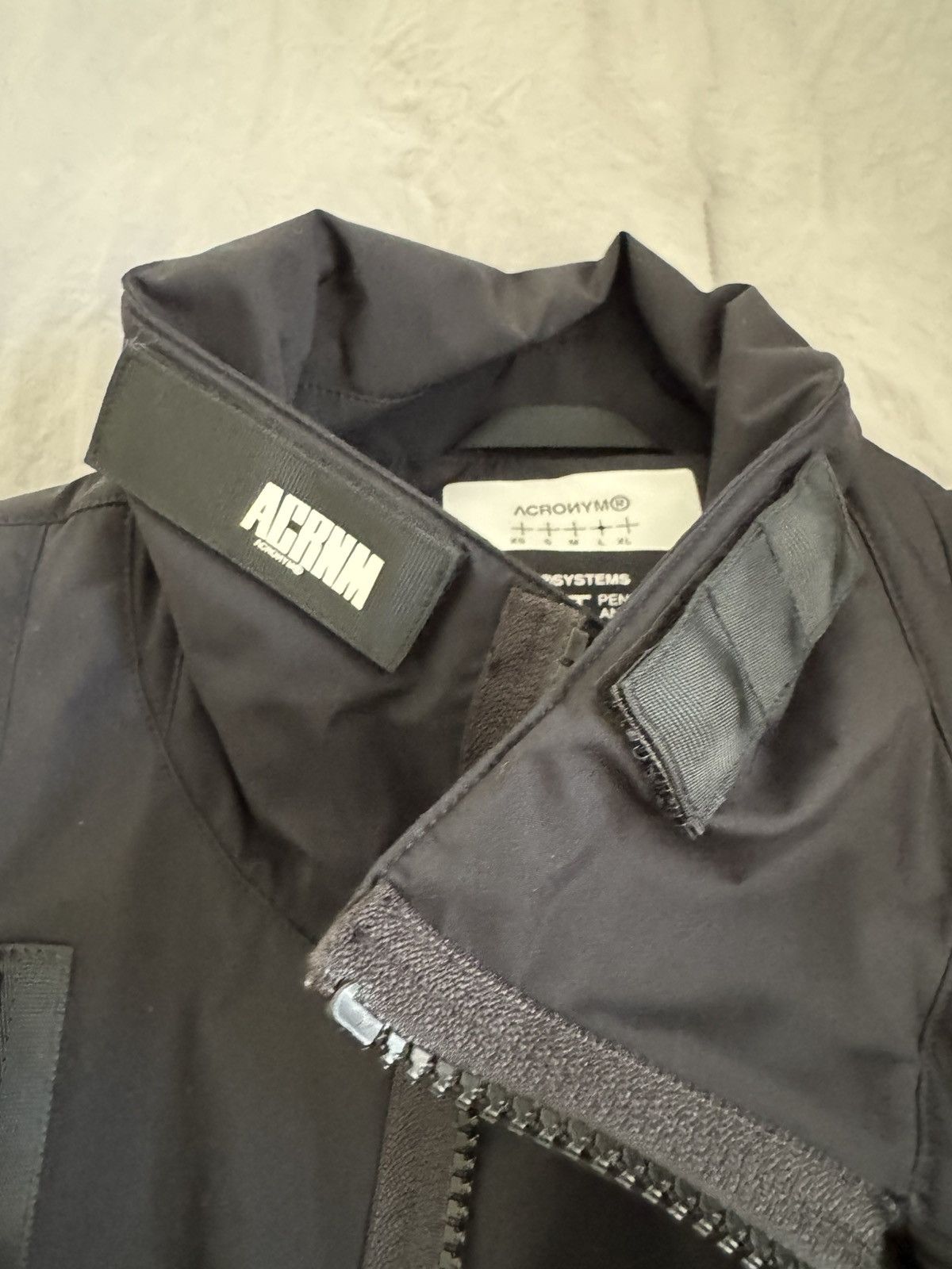 Acronym J68-PL black size L OG all