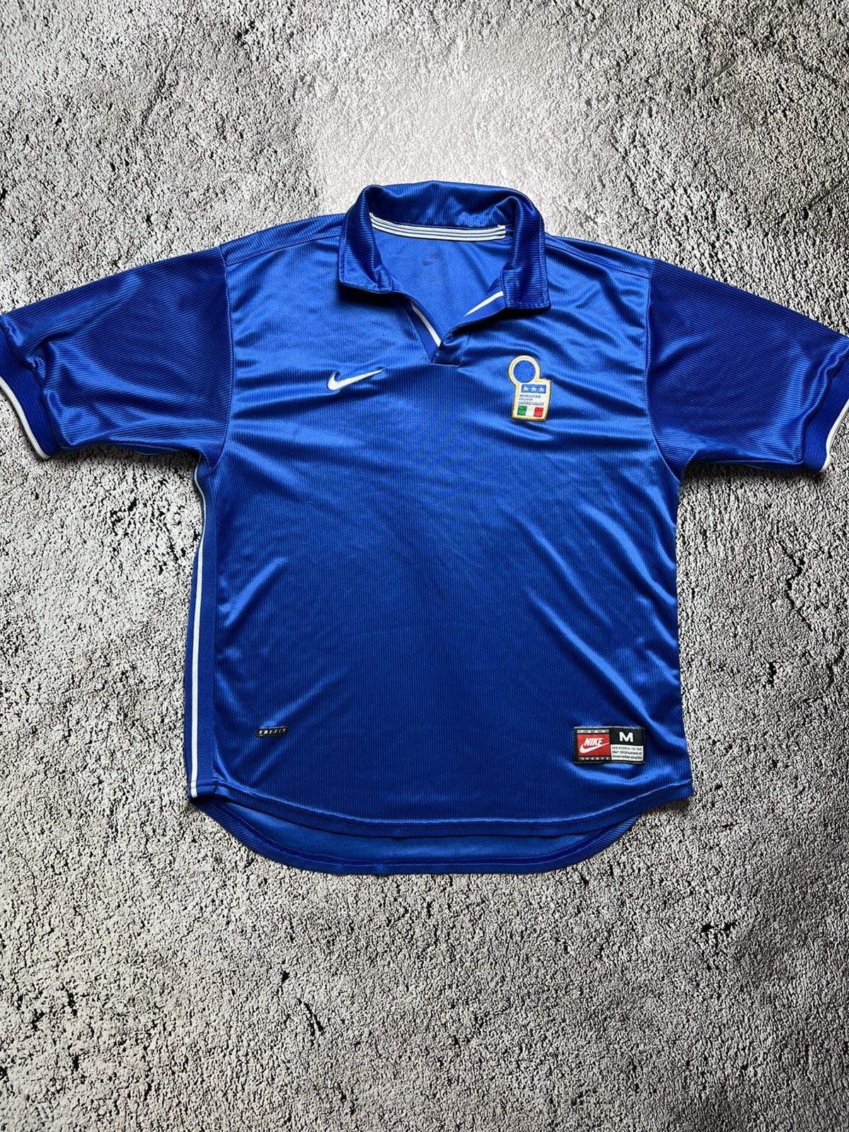 Nike 1997-1998 Nike Italy national football team vintage jersey Size US M / EU 48-50 / 2 - 1 Thumbnail