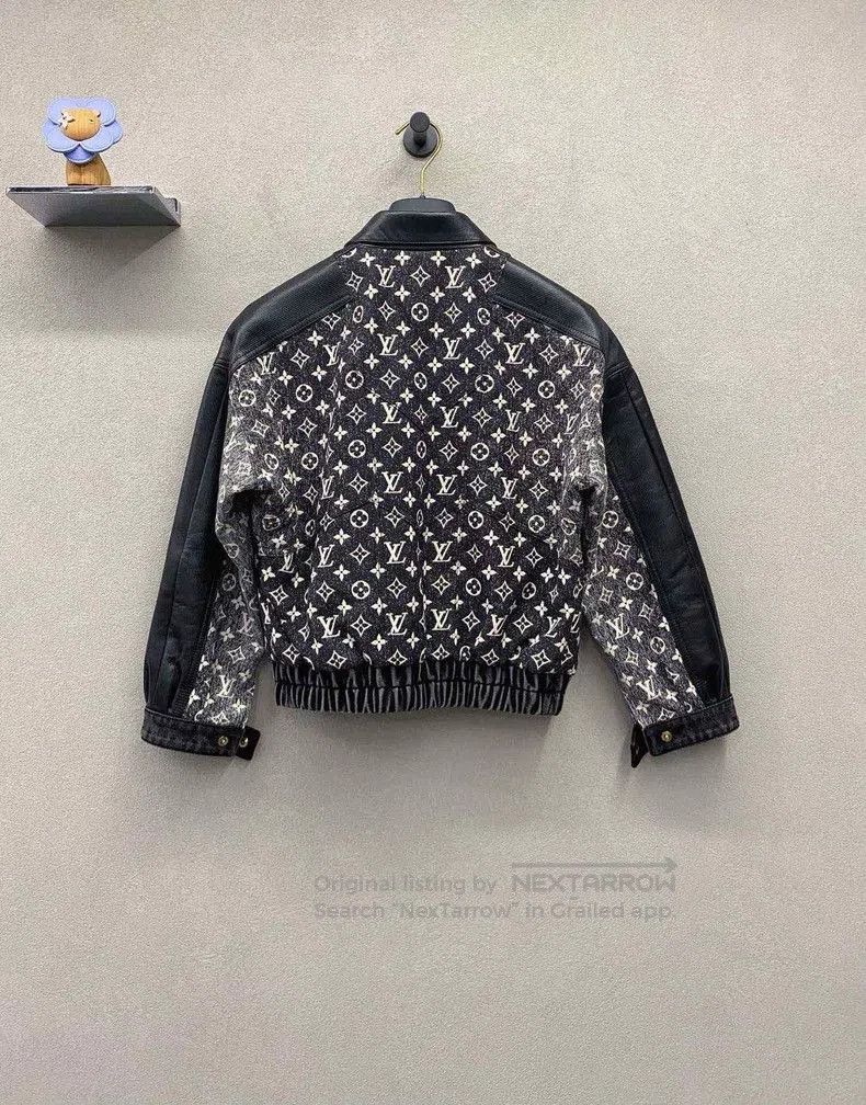 Louis Vuitton Louis Vuitton Logo Print Bomber Jacket. Size US XS / EU 42 / 0 - 3 Thumbnail