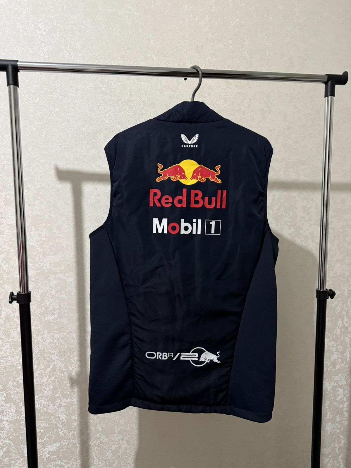 Red Bull RED BULL RACING CASTORE FORMULA1 VEST SLEEVELESS 2024 HONDA Size US M / EU 48-50 / 2 - 9 Thumbnail