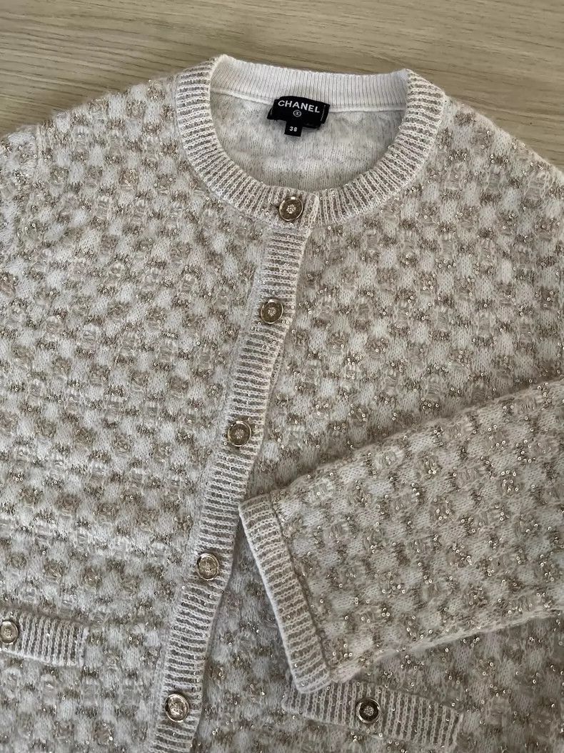 Chanel Chanel 23b white gold embroidered cashmere cardigan coat Size XS / US 0-2 / IT 36-38 - 4 Thumbnail