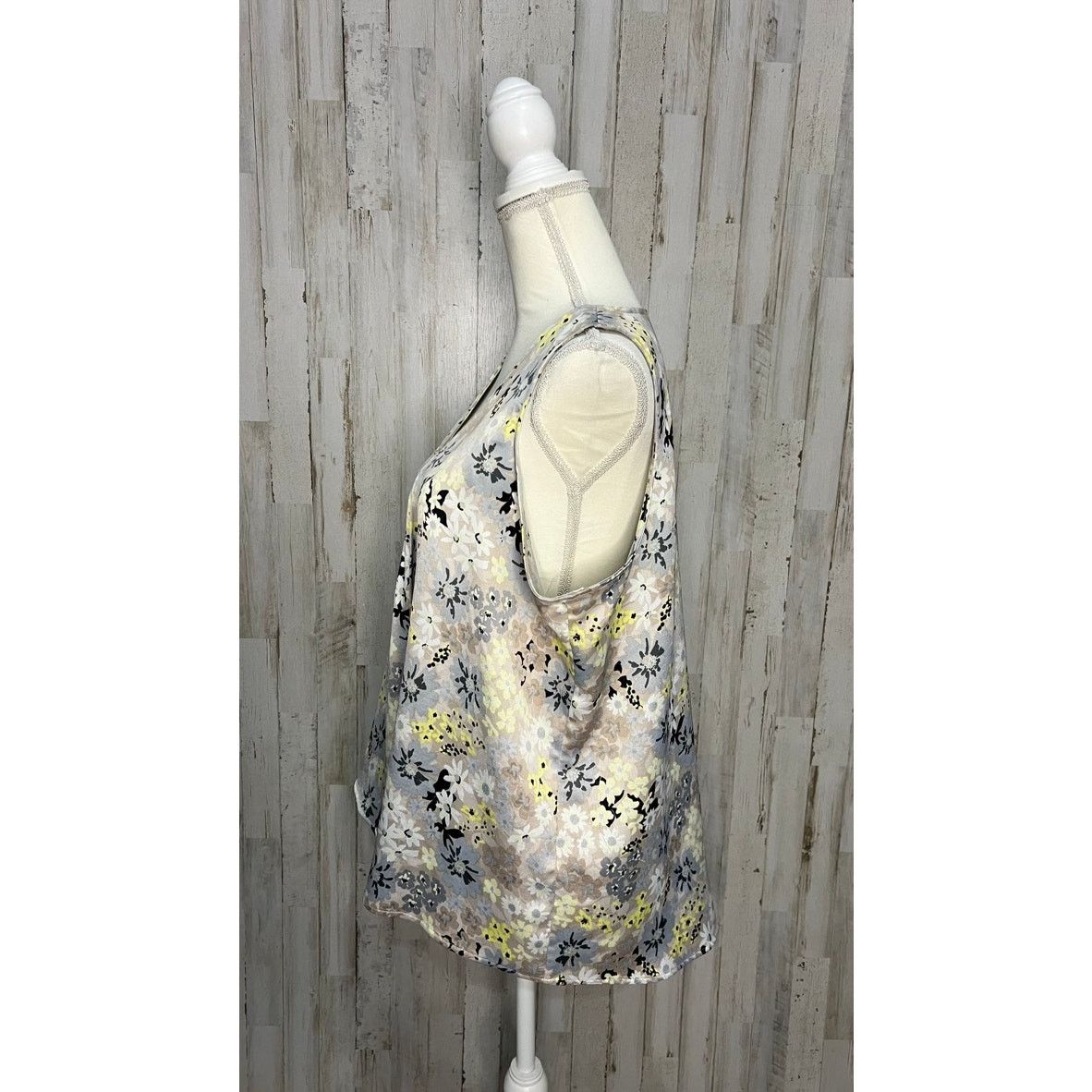 Calvin Klein Calvin Klein Women's Floral V-Neck Sleeveless Blouse Size XL Size XL / US 12-14 / IT 48-50 - 5 Thumbnail