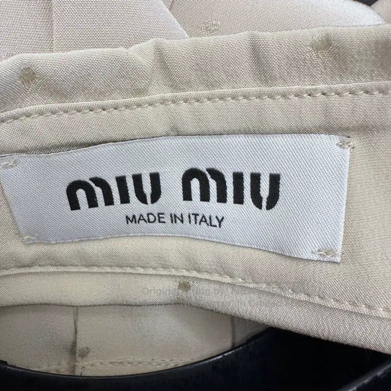 Miu Miu Miu Miu 38 Crepe long sleeve shirt Size M / US 6-8 / IT 42-44 - 4 Thumbnail
